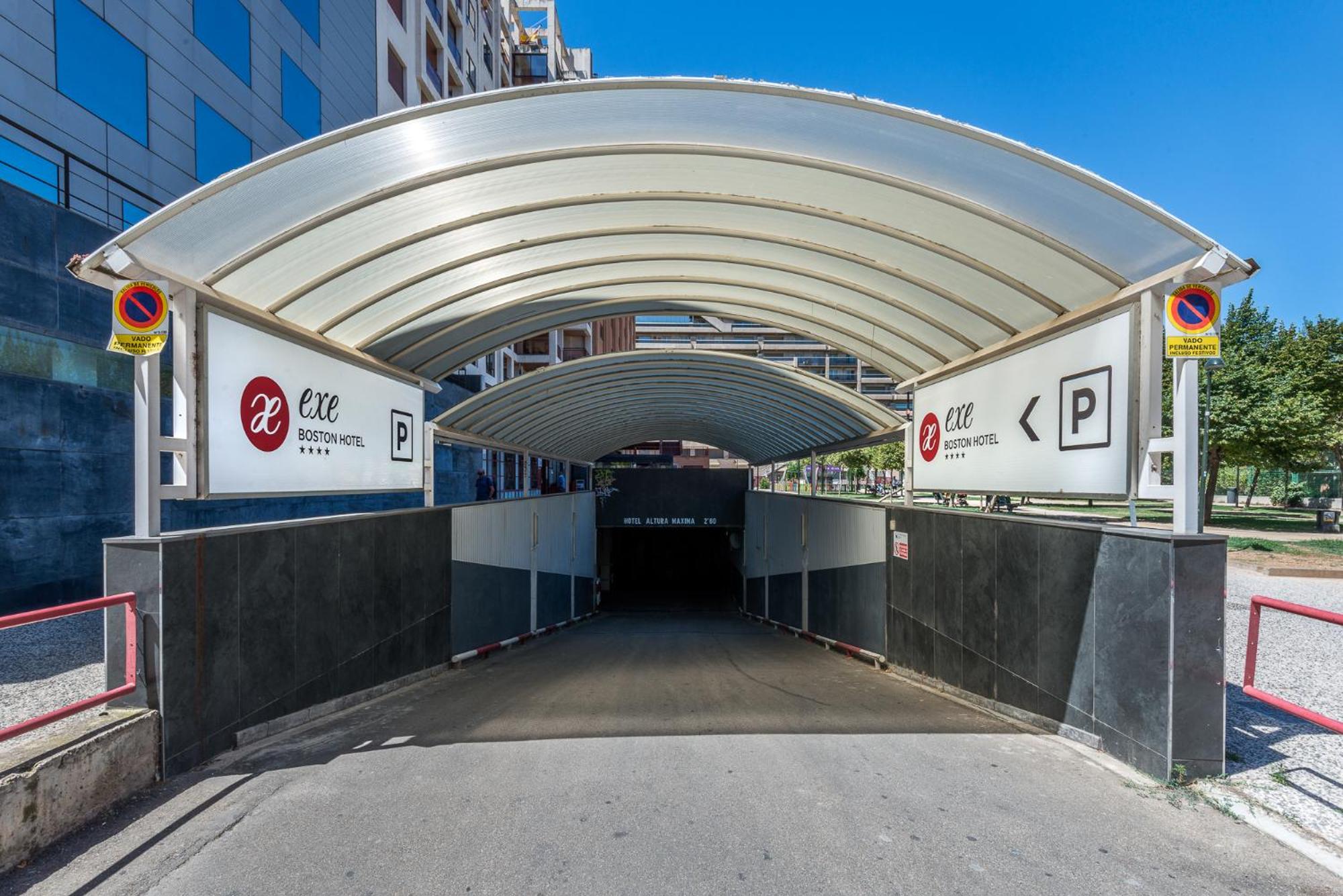 Double or Twin Room with Parking