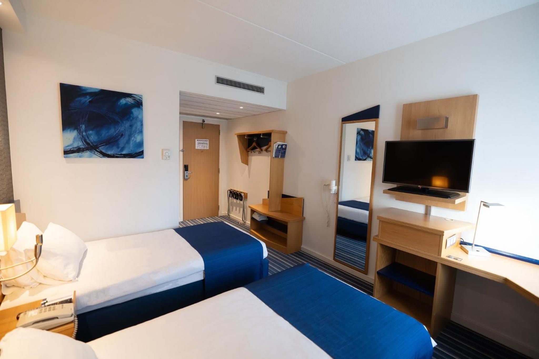 Standard Twin Room - Free Breakfast