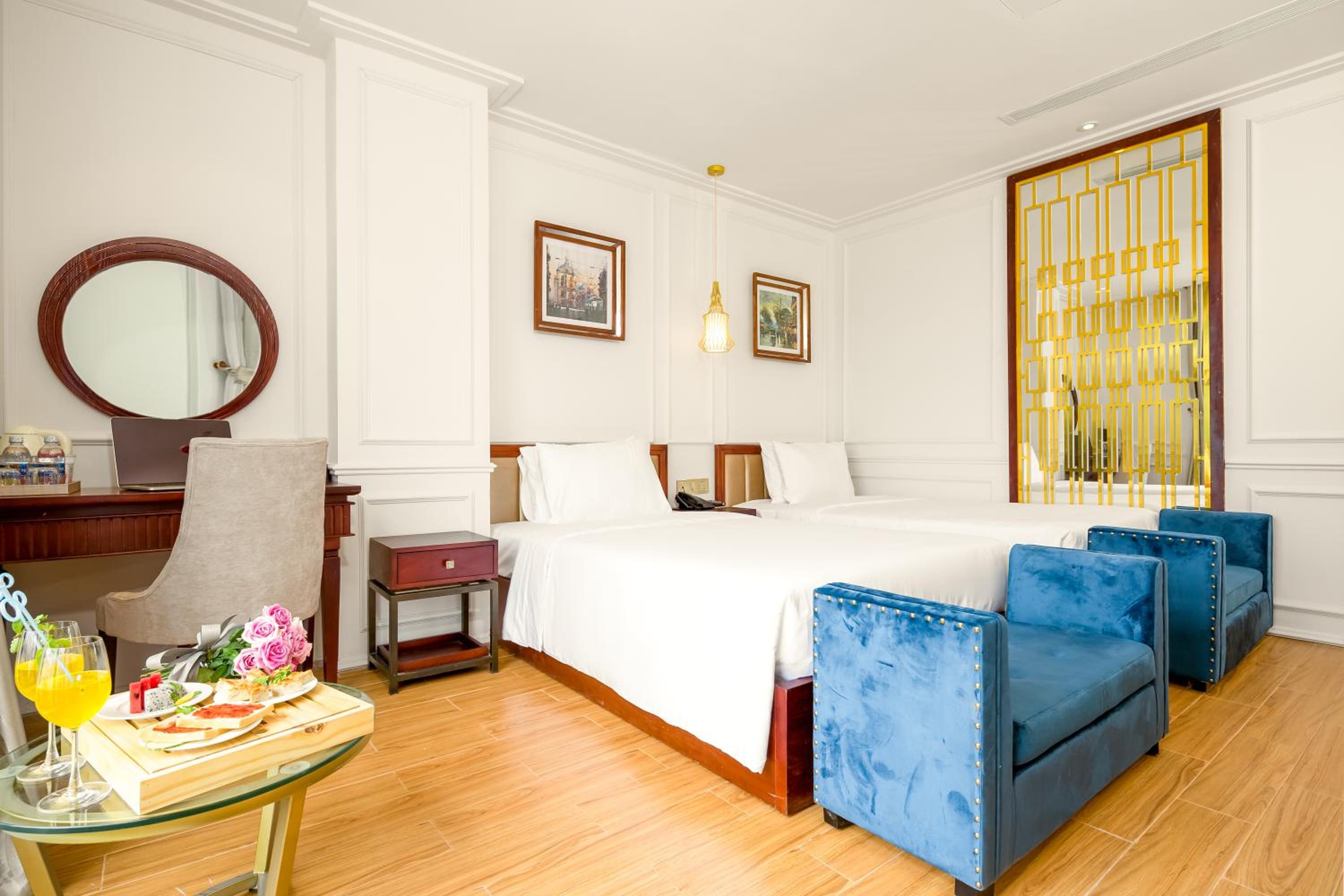 Deluxe Twin Room with Bathtub 