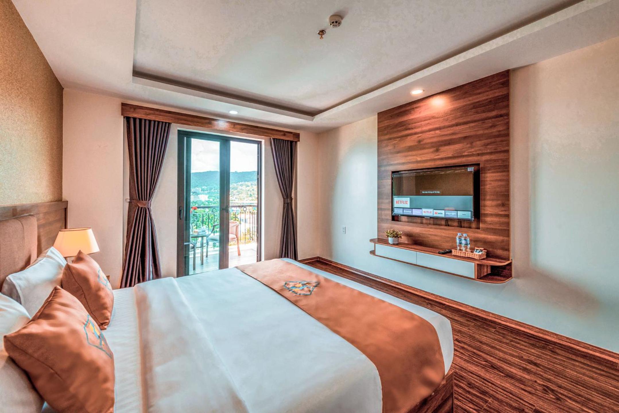 Deluxe Double or Twin Room with Sea View