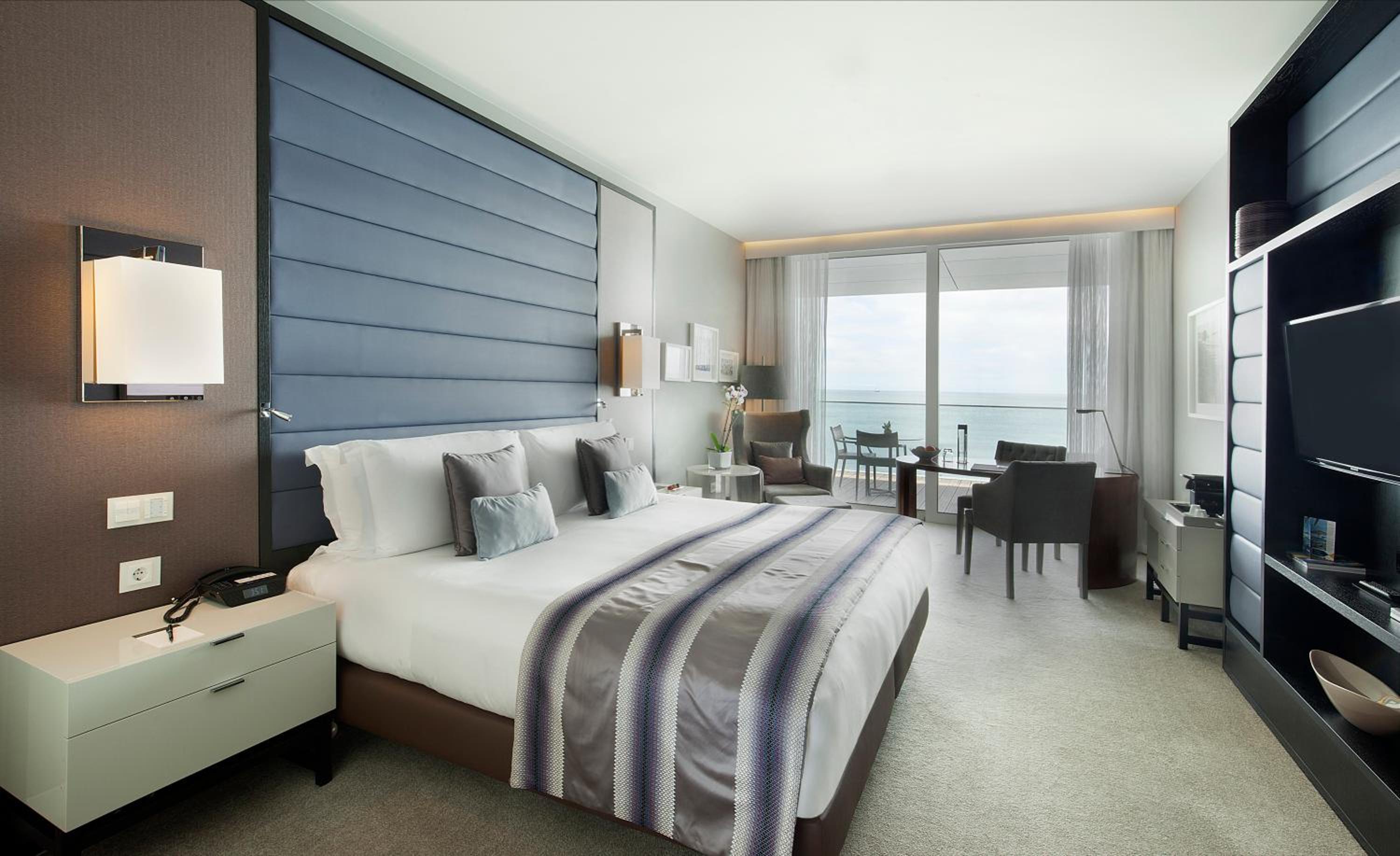 Premium King Room with Ocean View