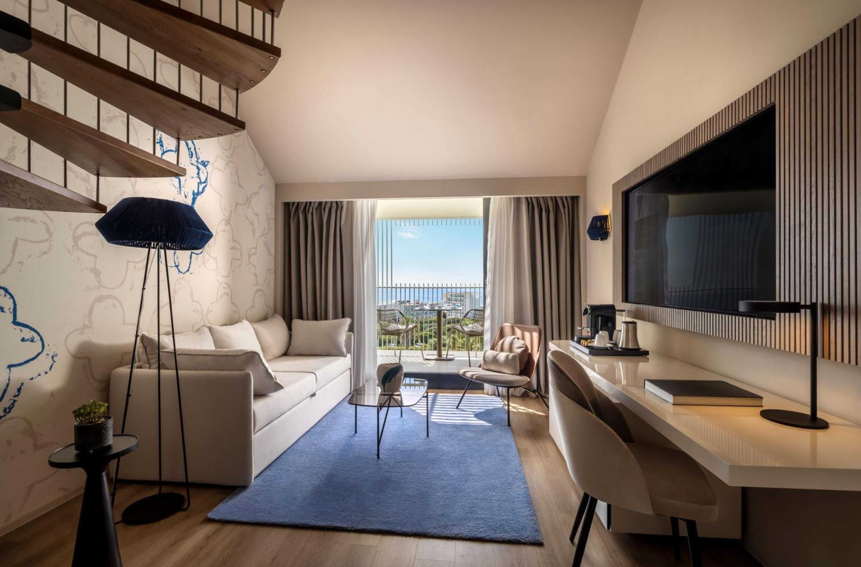 V level Suite for 2+2 Seaview