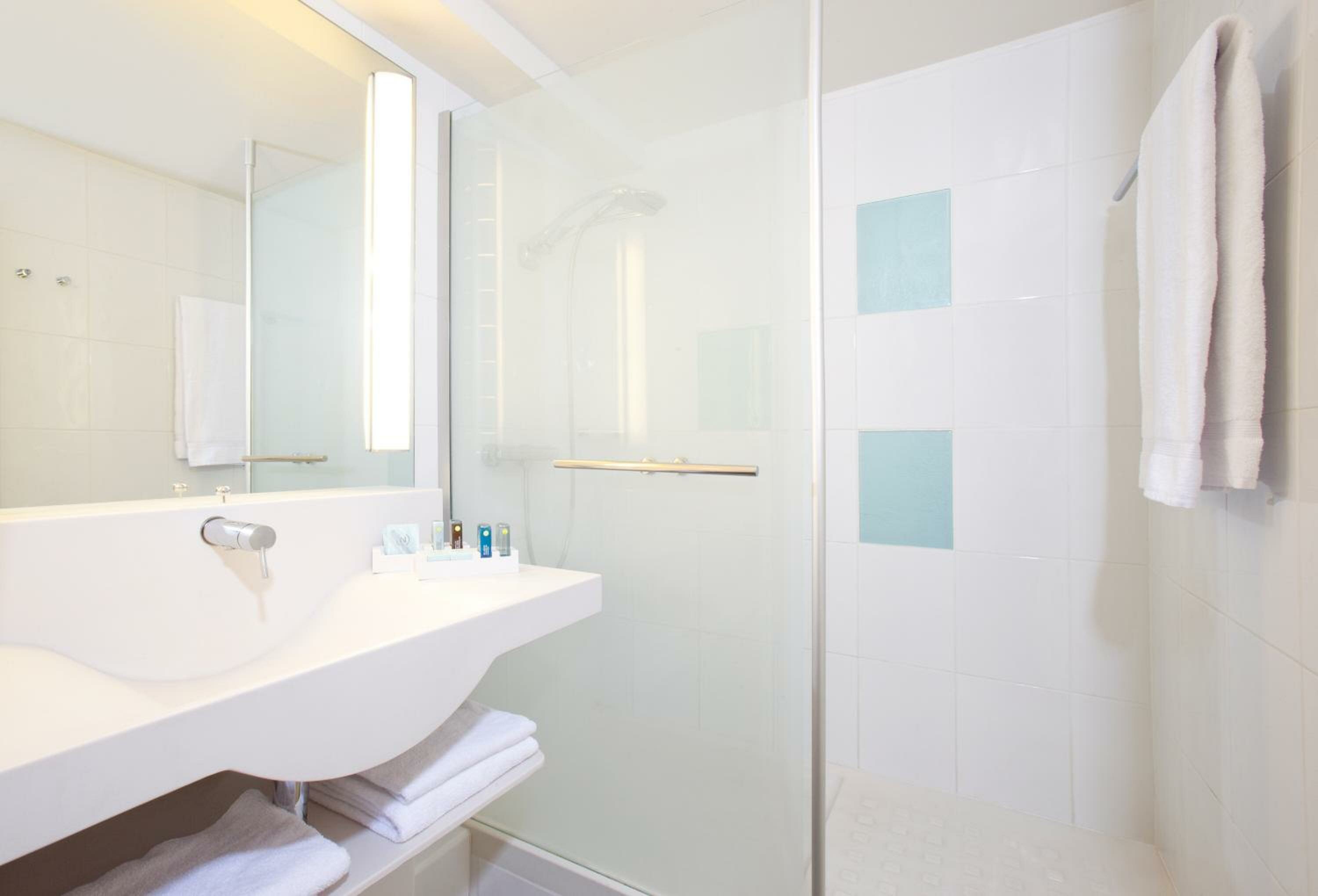 Standard Double Room with Two Single Beds