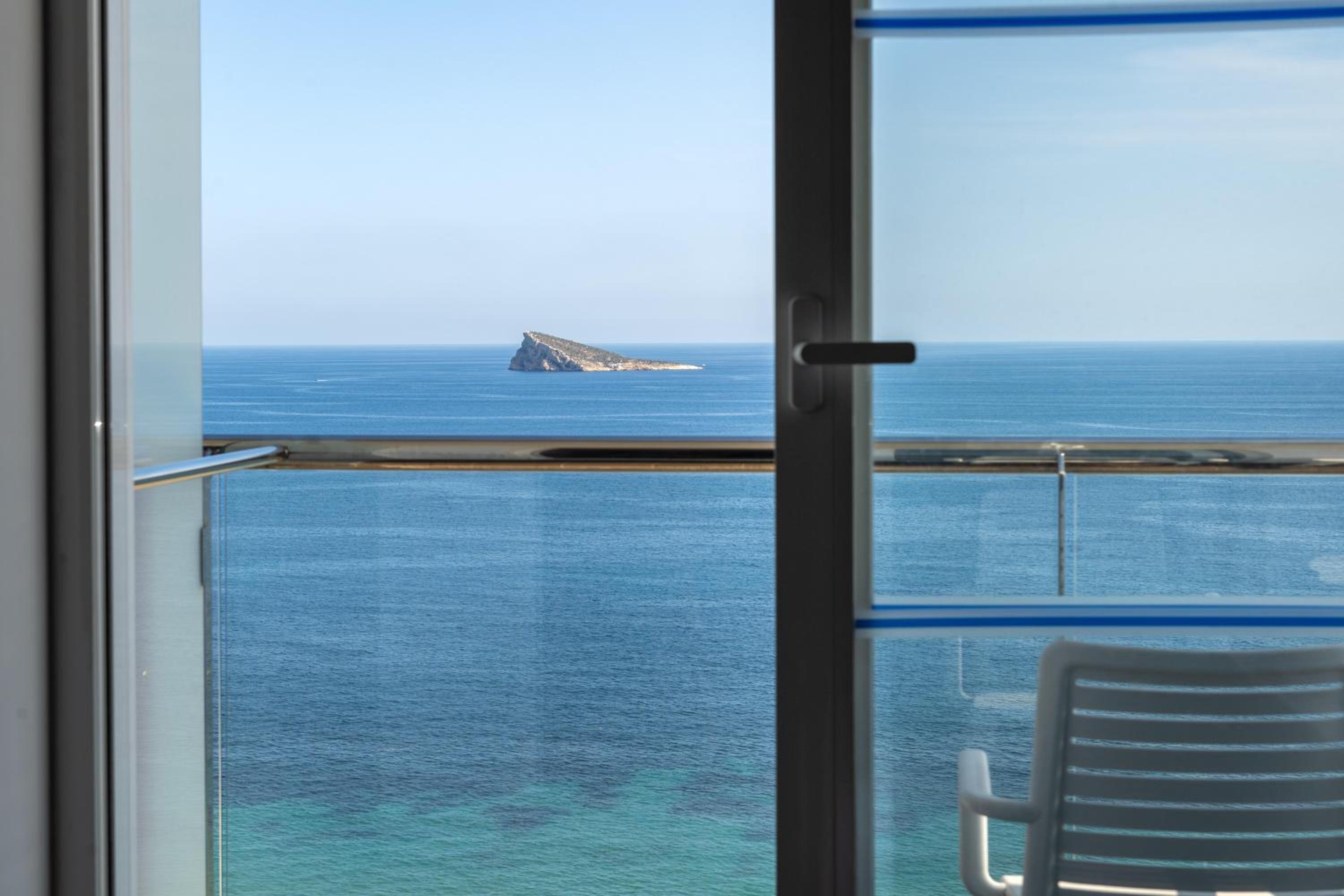Double or Twin Room with Sea View