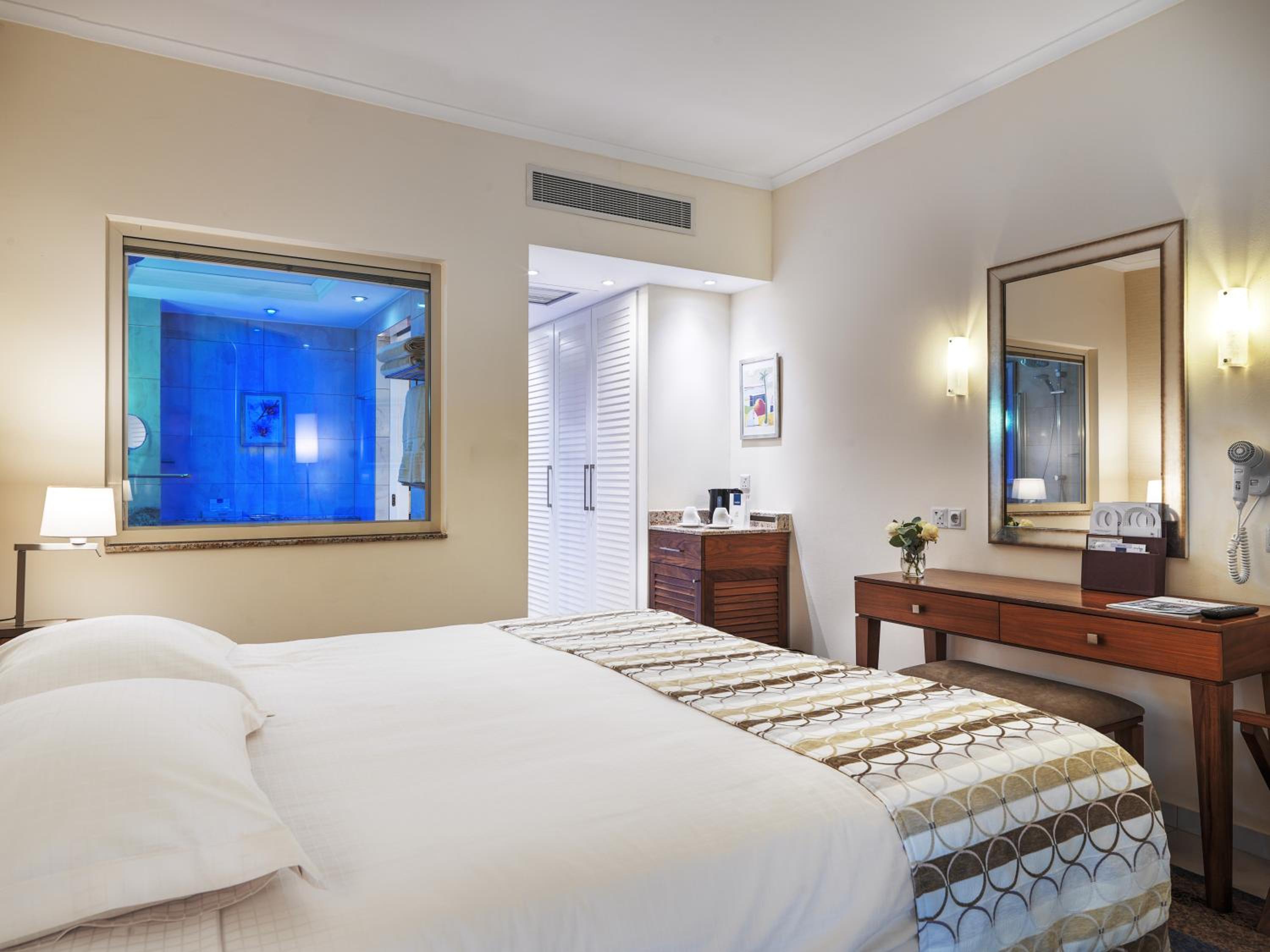 Deluxe Double or Twin Room with Front Sea View