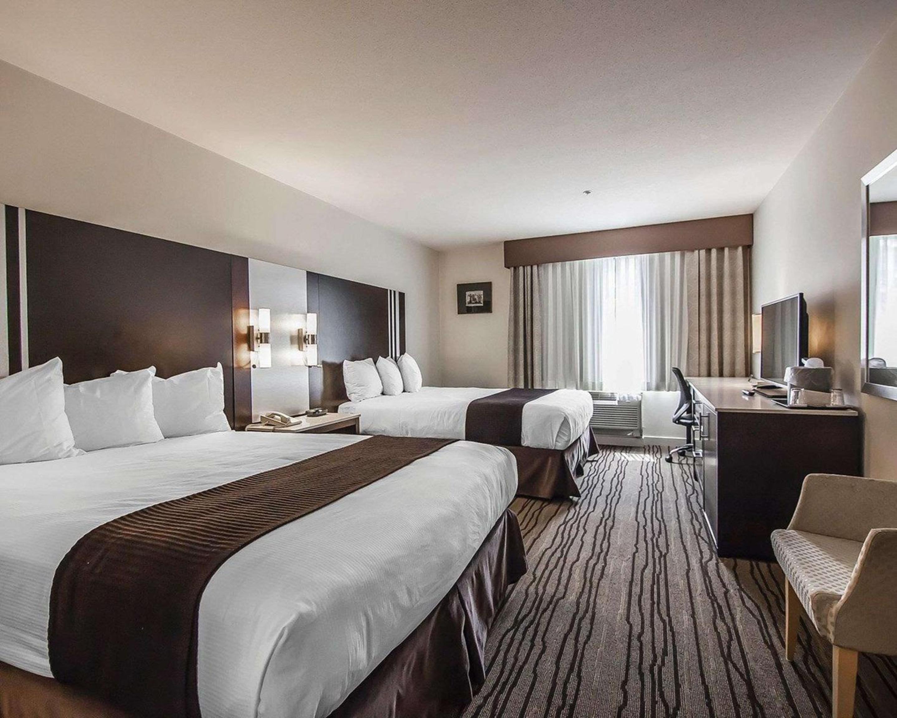 Queen Room with Two Queen Beds - Non-Smoking