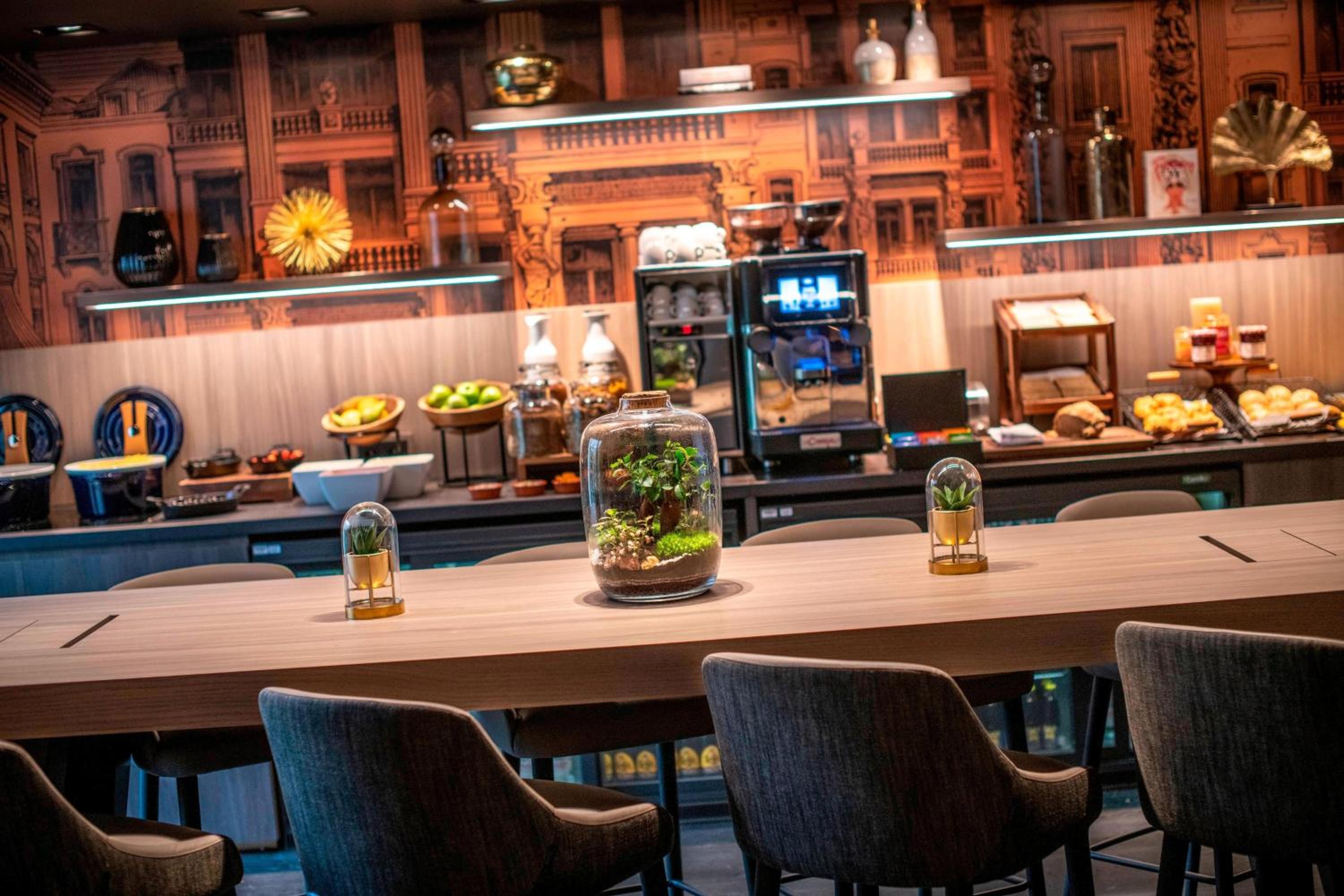 Junior Suite, Club Lounge Access