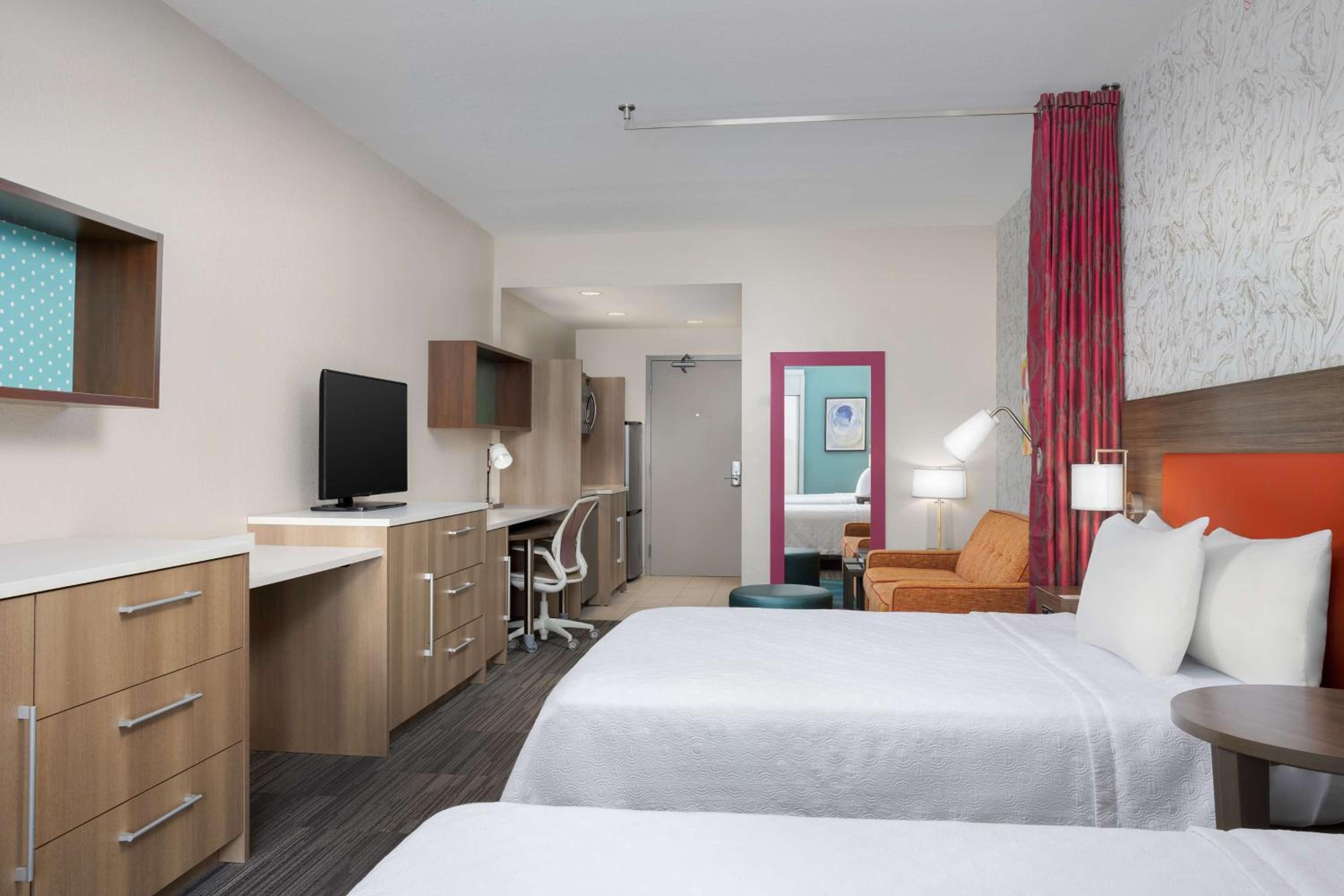 Queen Studio with Two Queen Beds - Non-Smoking