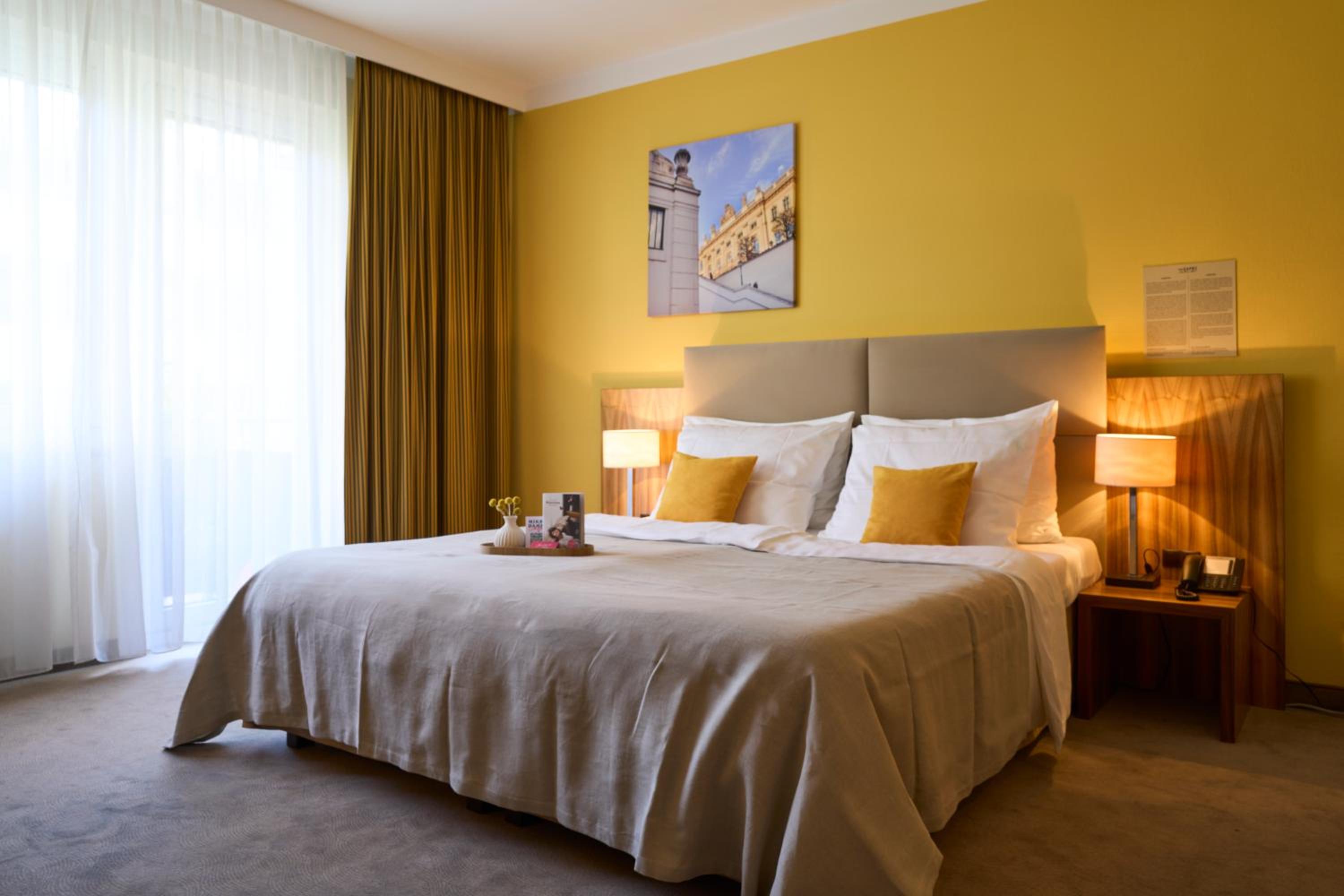 Deluxe Double Room with Balcony and Courtyard View