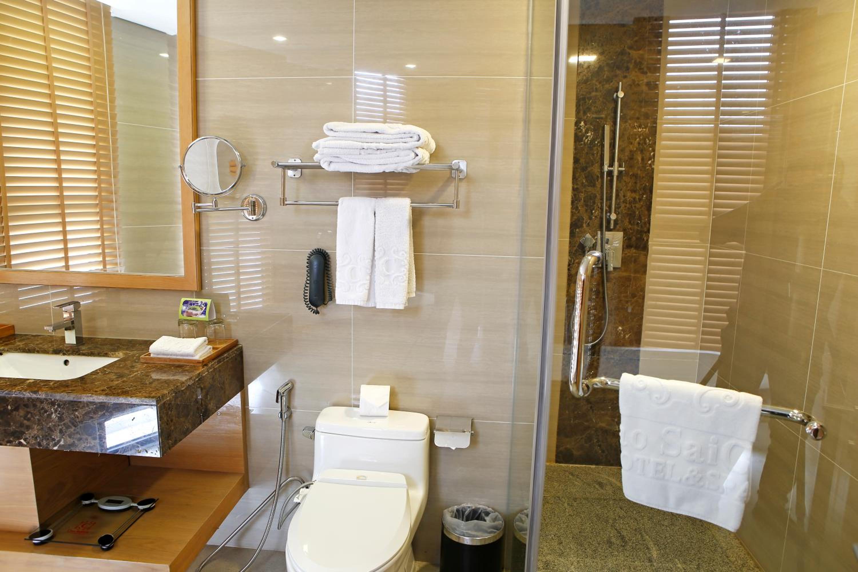 Suite Double with City View