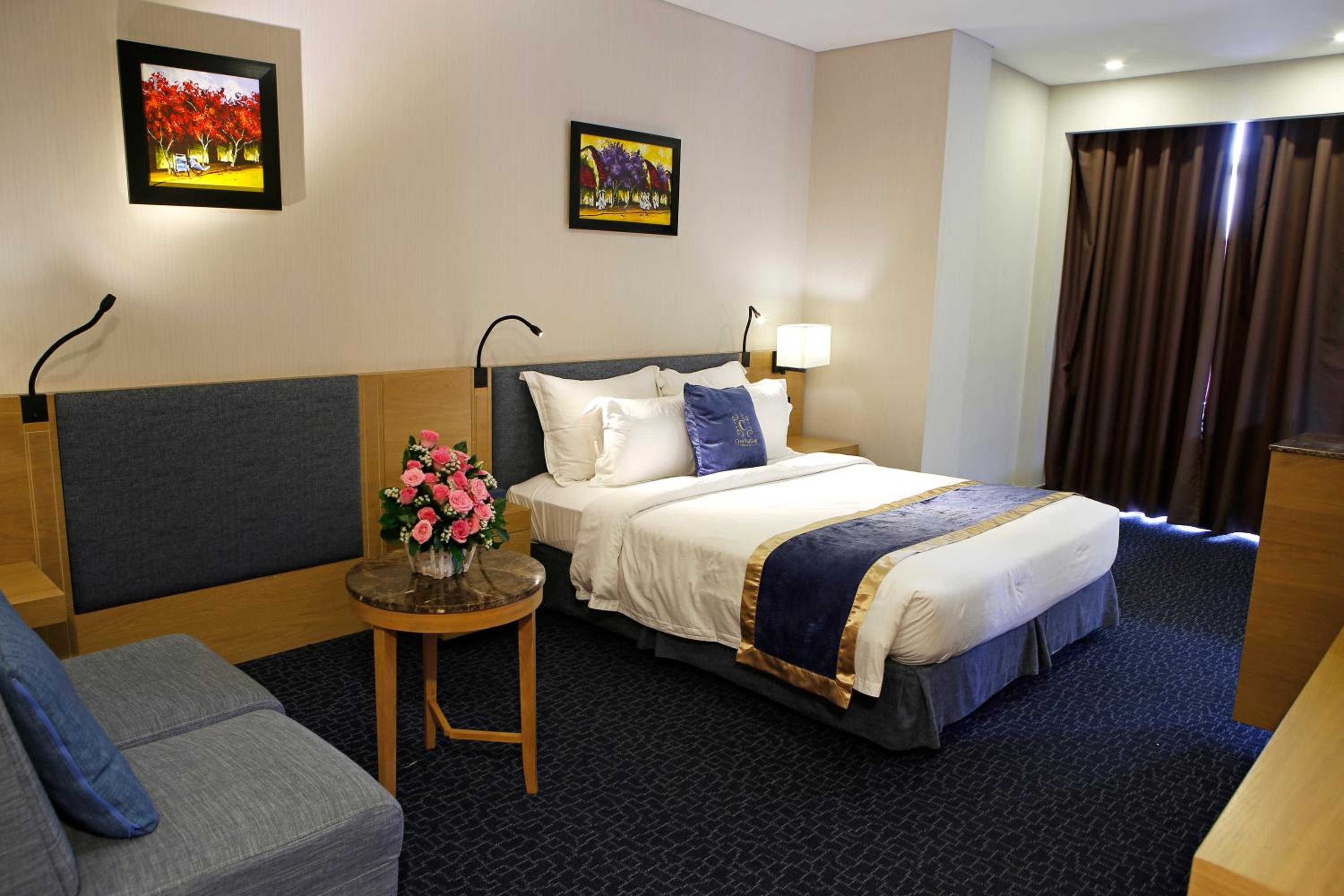 Suite Double with City View