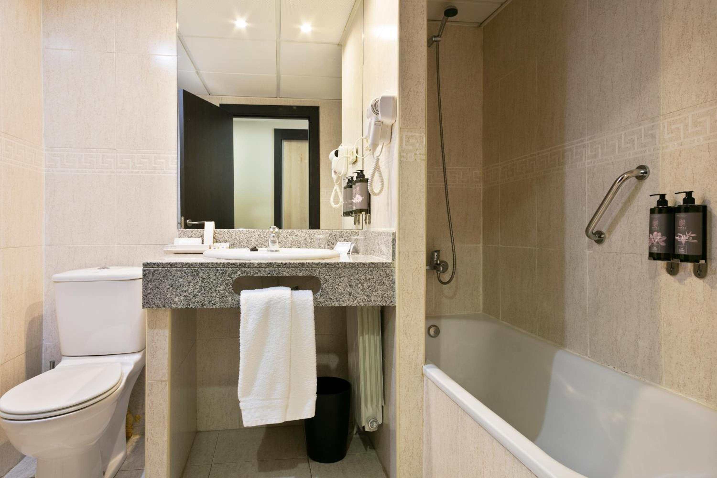 Exterior Double Room (1 or 2 Adults)