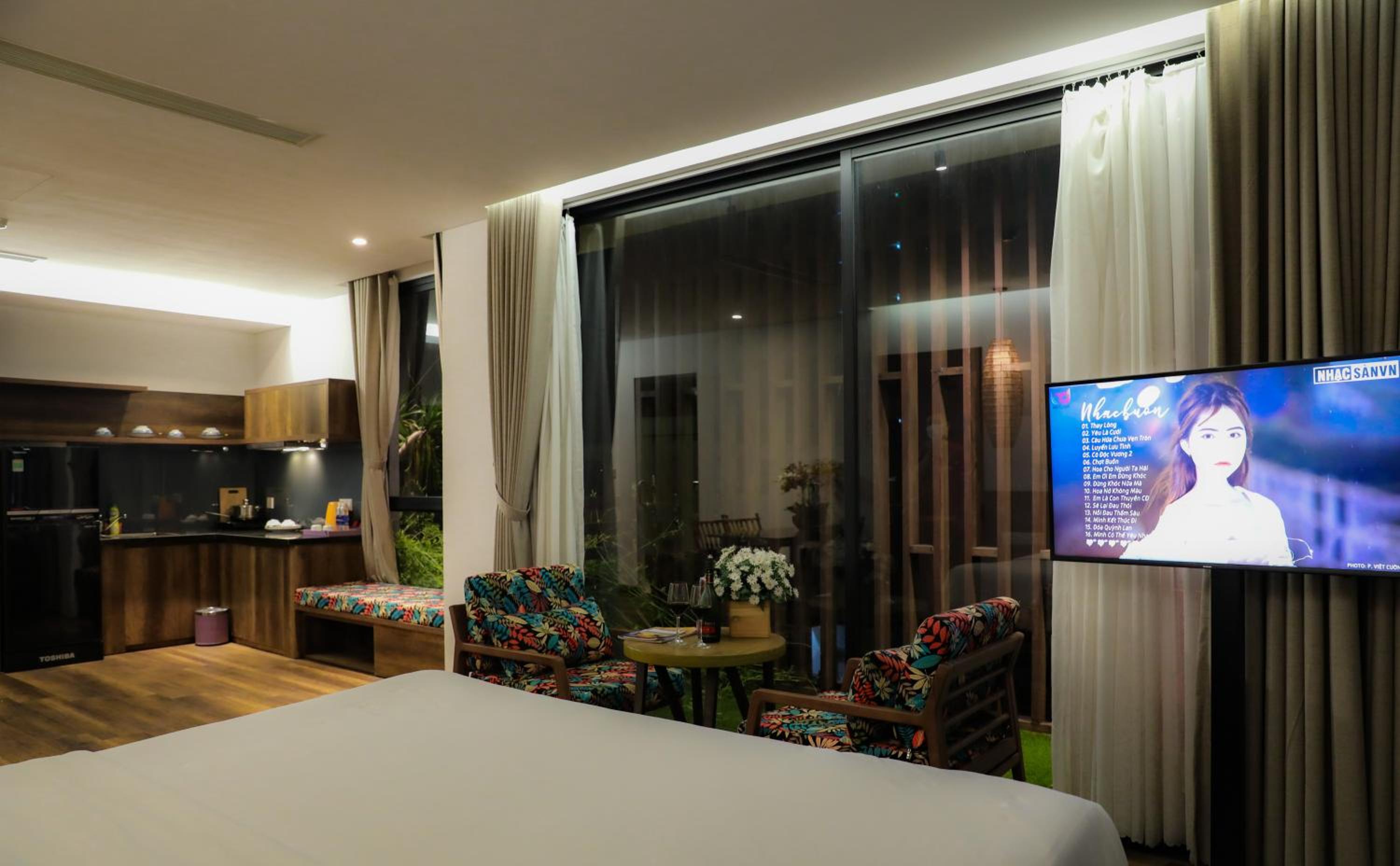 Apartment with Garden View