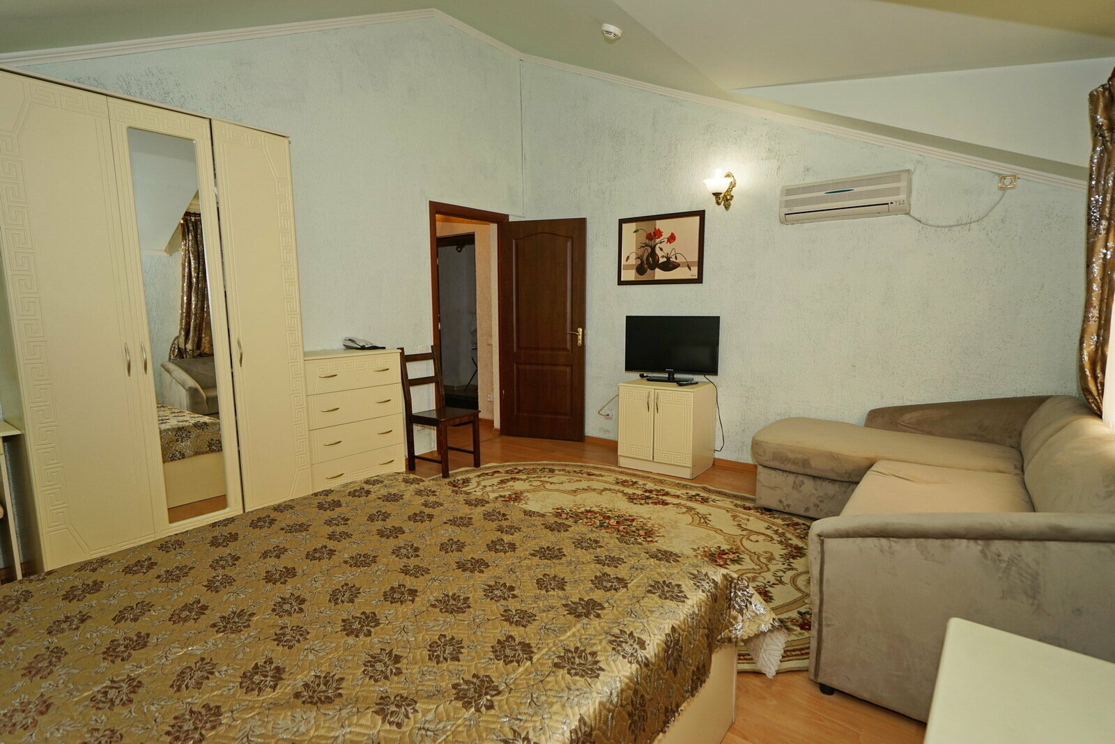 Улучшенный семейный номер