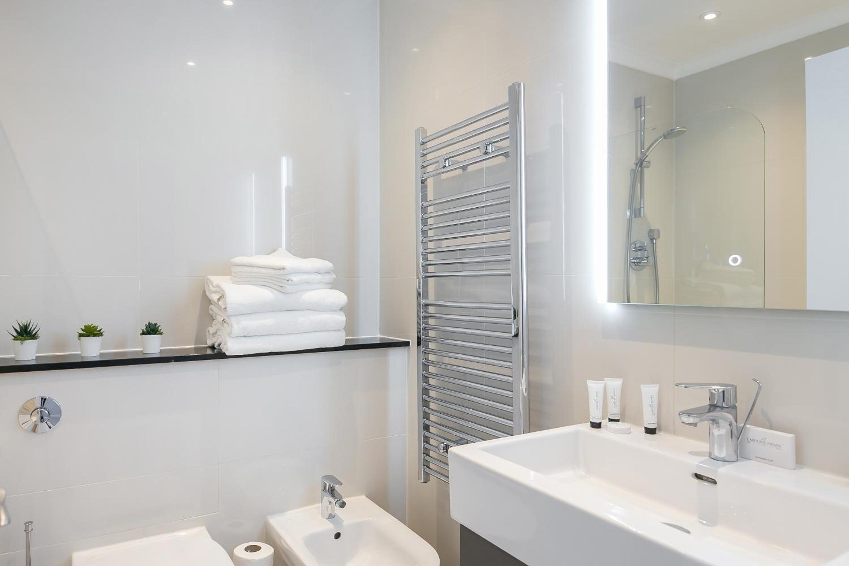 Deluxe Two - Bedroom Apartment with Balcony