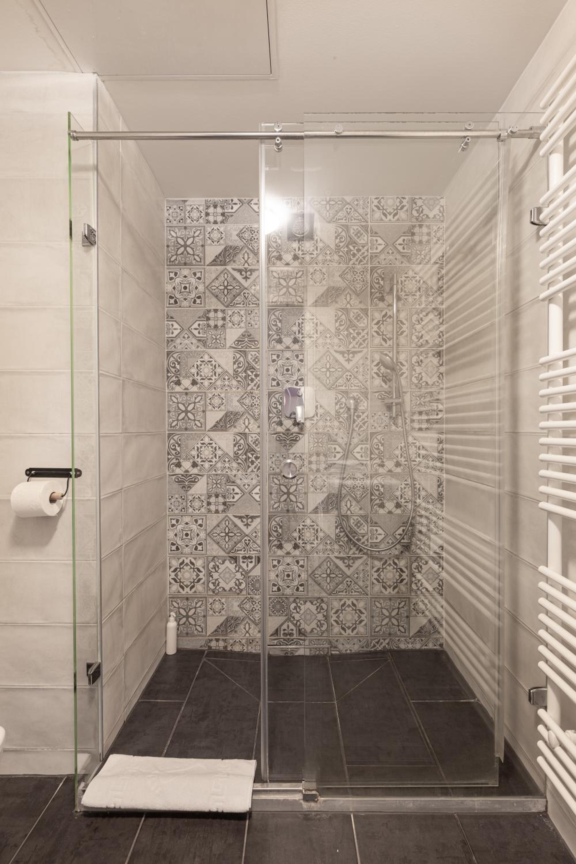 Deluxe Apartment with Balcony