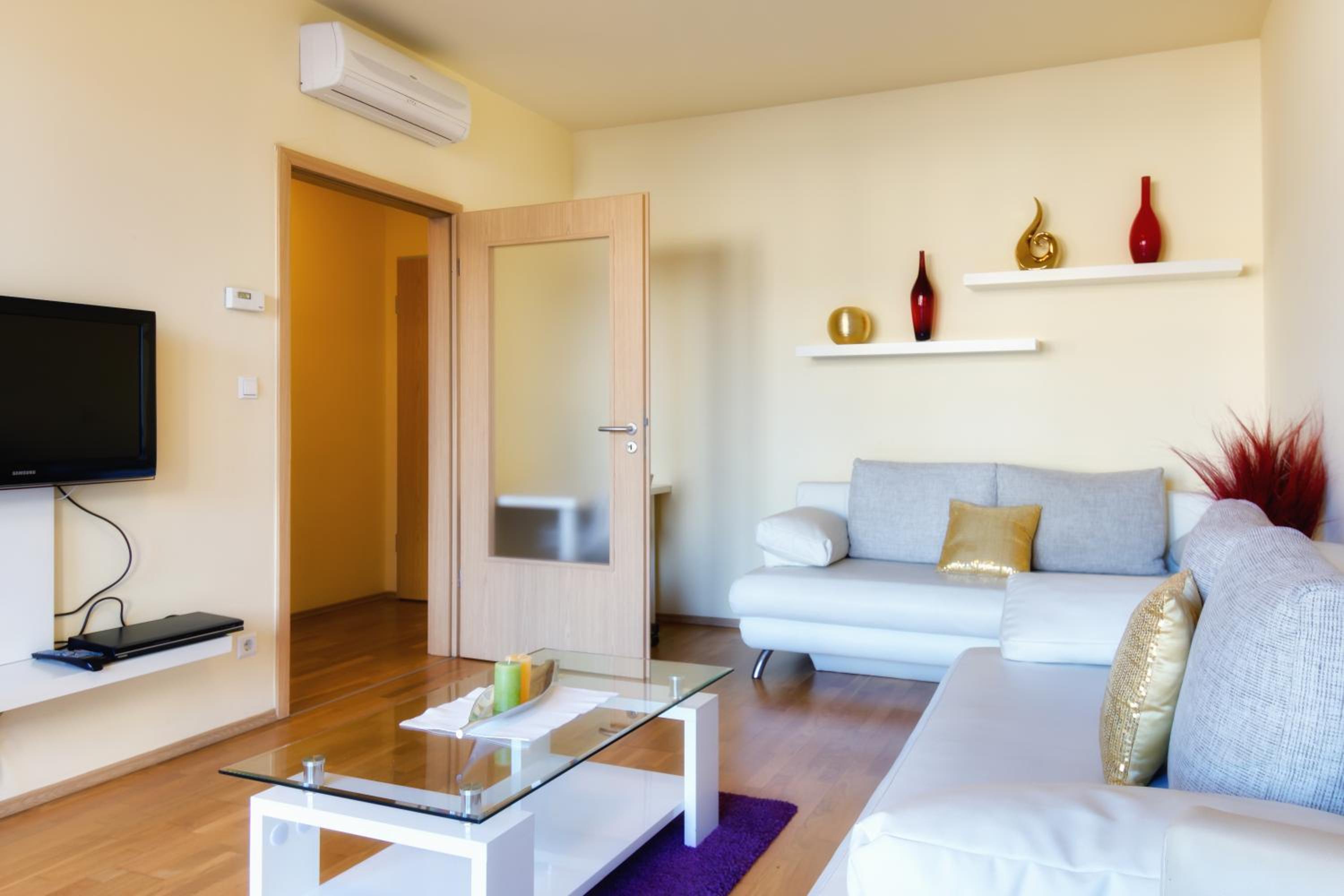 1-Bedroom Deluxe Apartment (4 Adults)