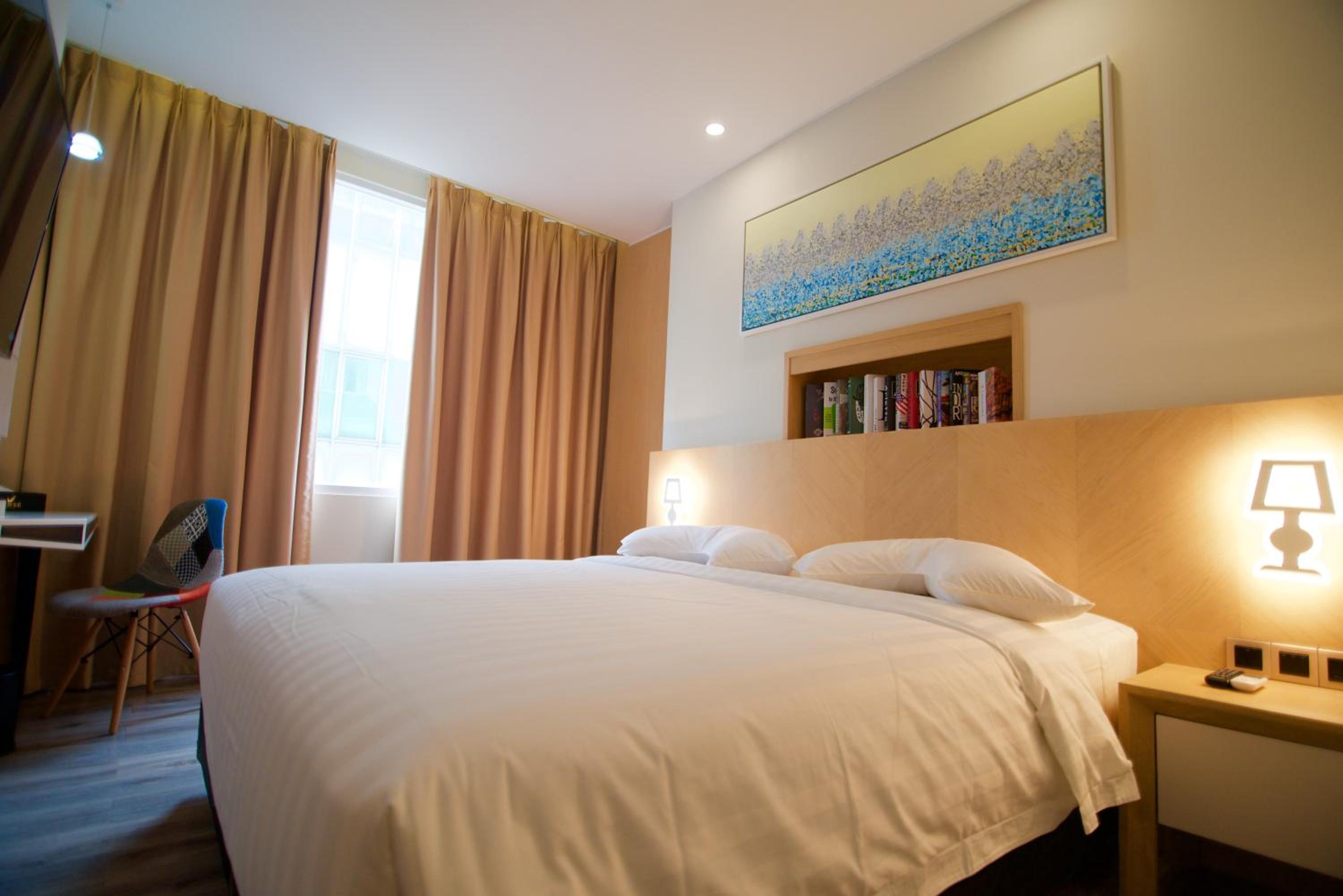 Deluxe Room King Bed