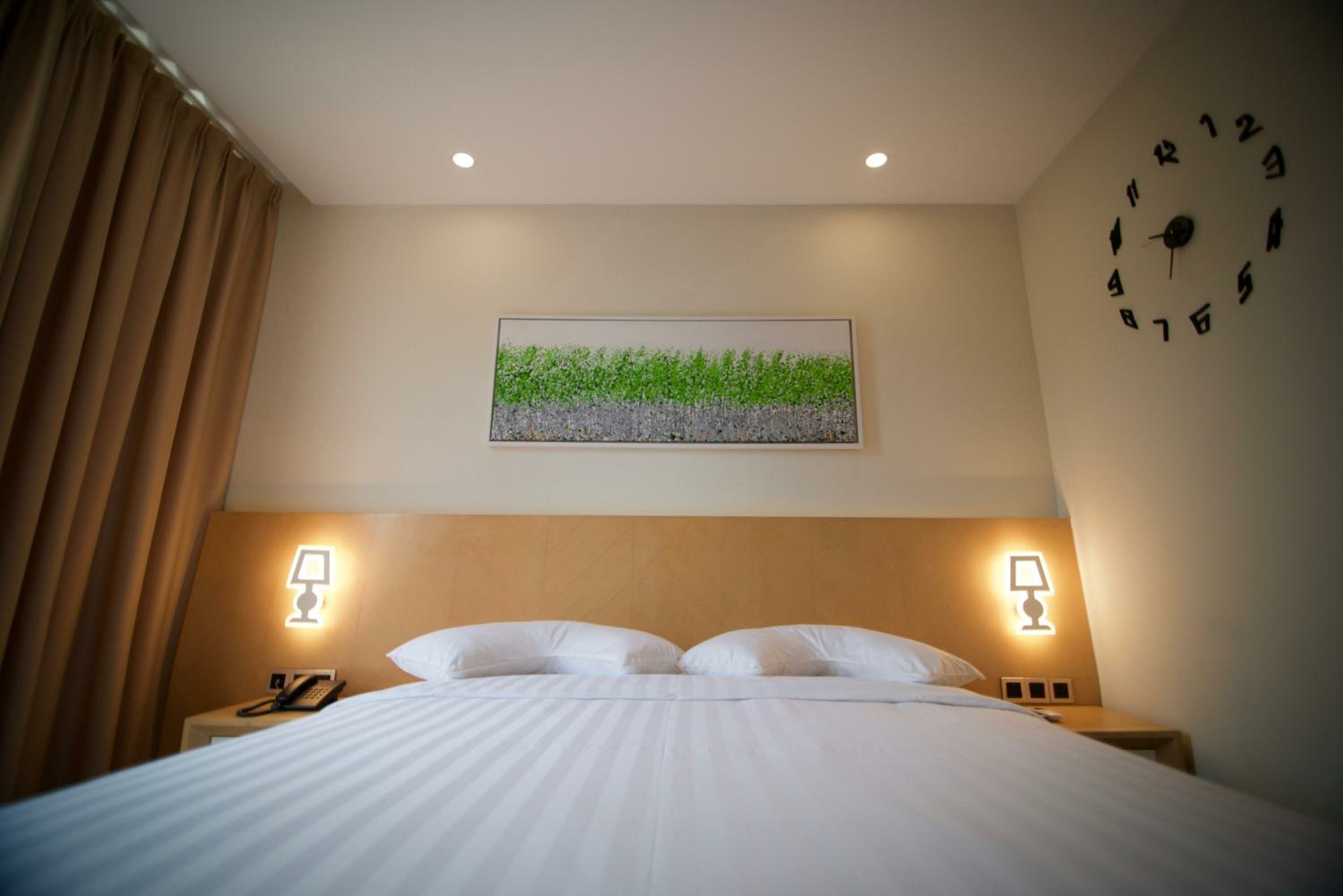 Deluxe Room King Bed