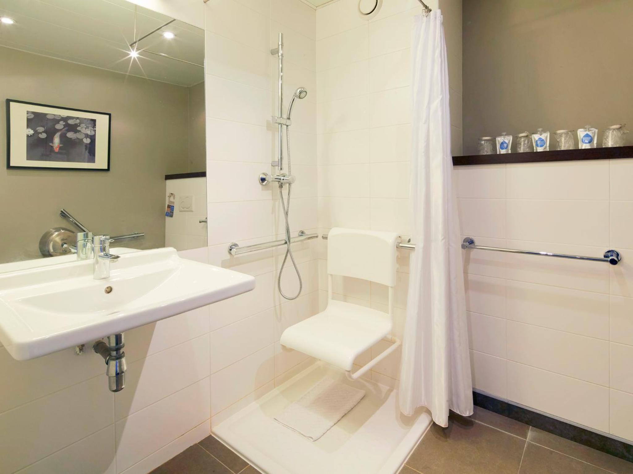 Standard Room - 1 Double Bed 2 Single Beds