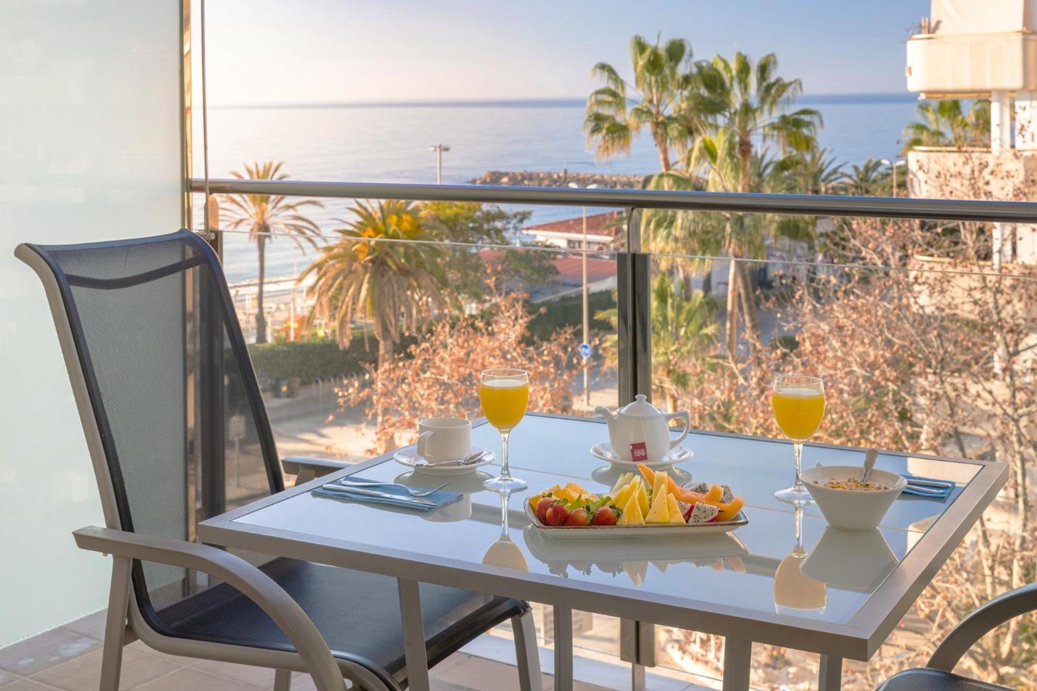 Standard Double or Twin Room with Partial Sea View
