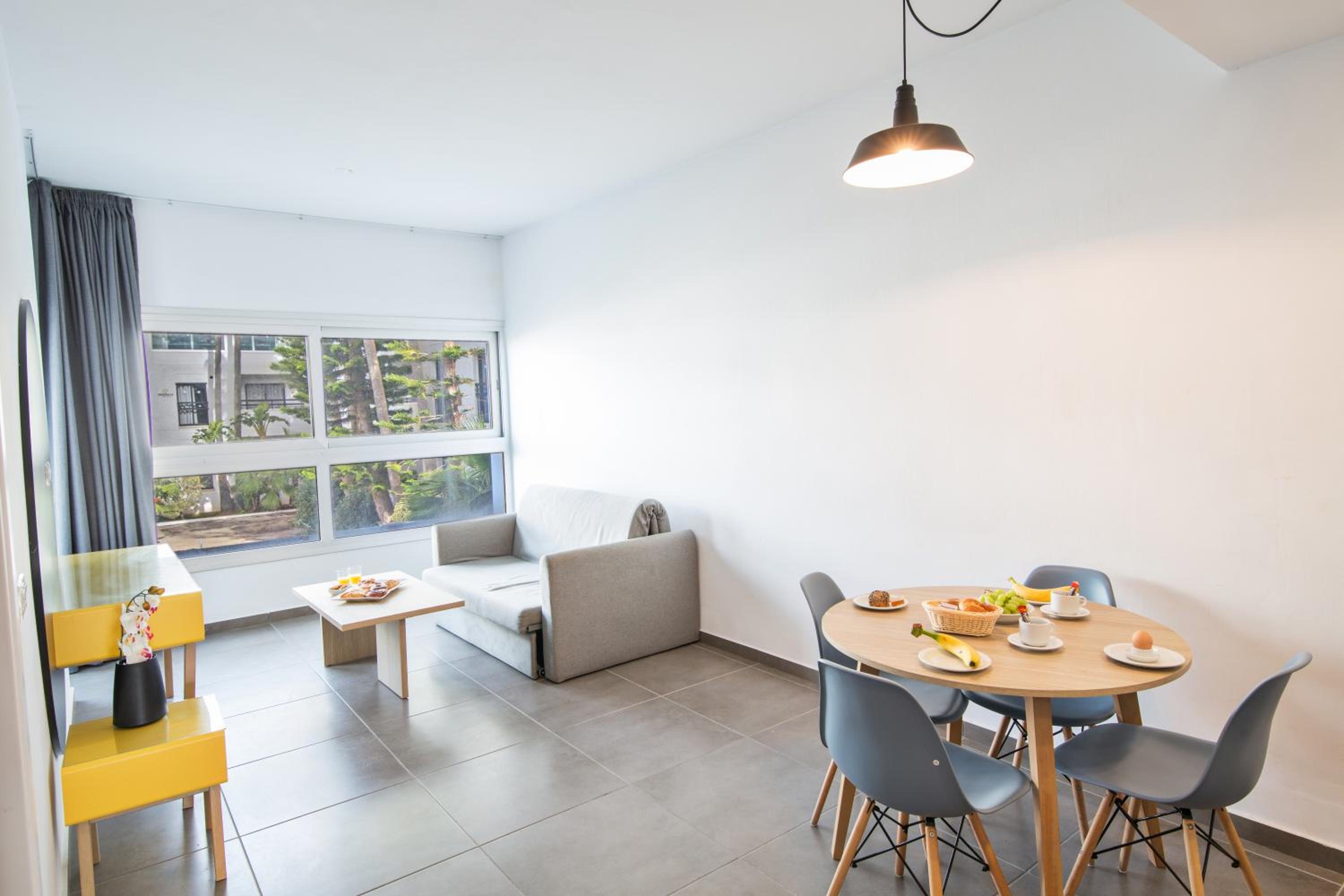 Deluxe One - Bedroom Apartment (2 Adults + 2 Children)