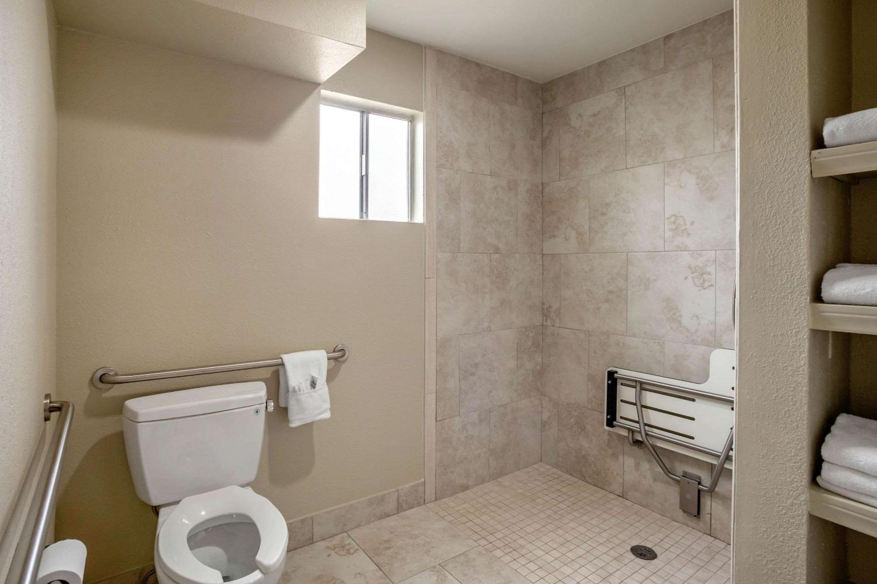 Deluxe Room, 2 Queen Beds, Accessible Roll-In Shower, Kitchenette, Non Smoking