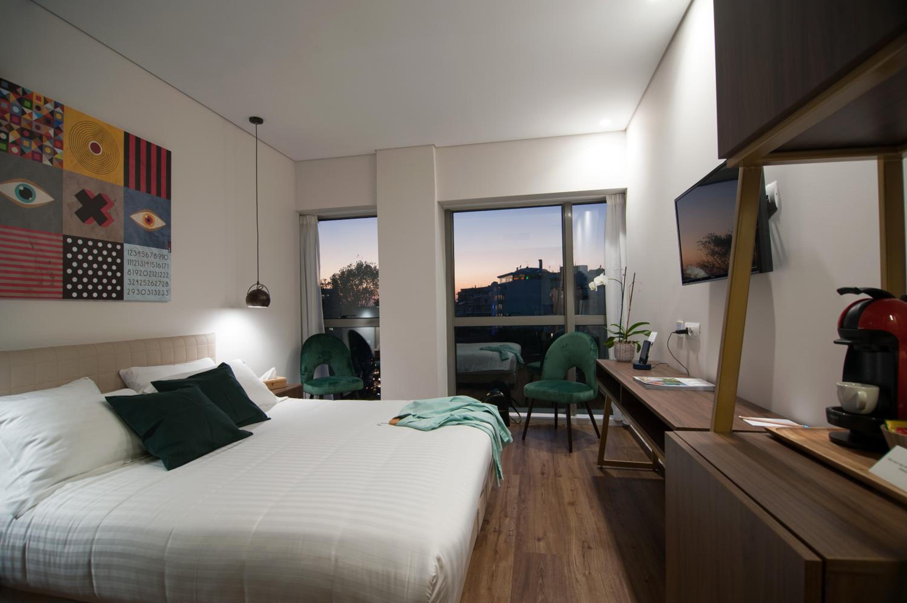 Superior Room with City View