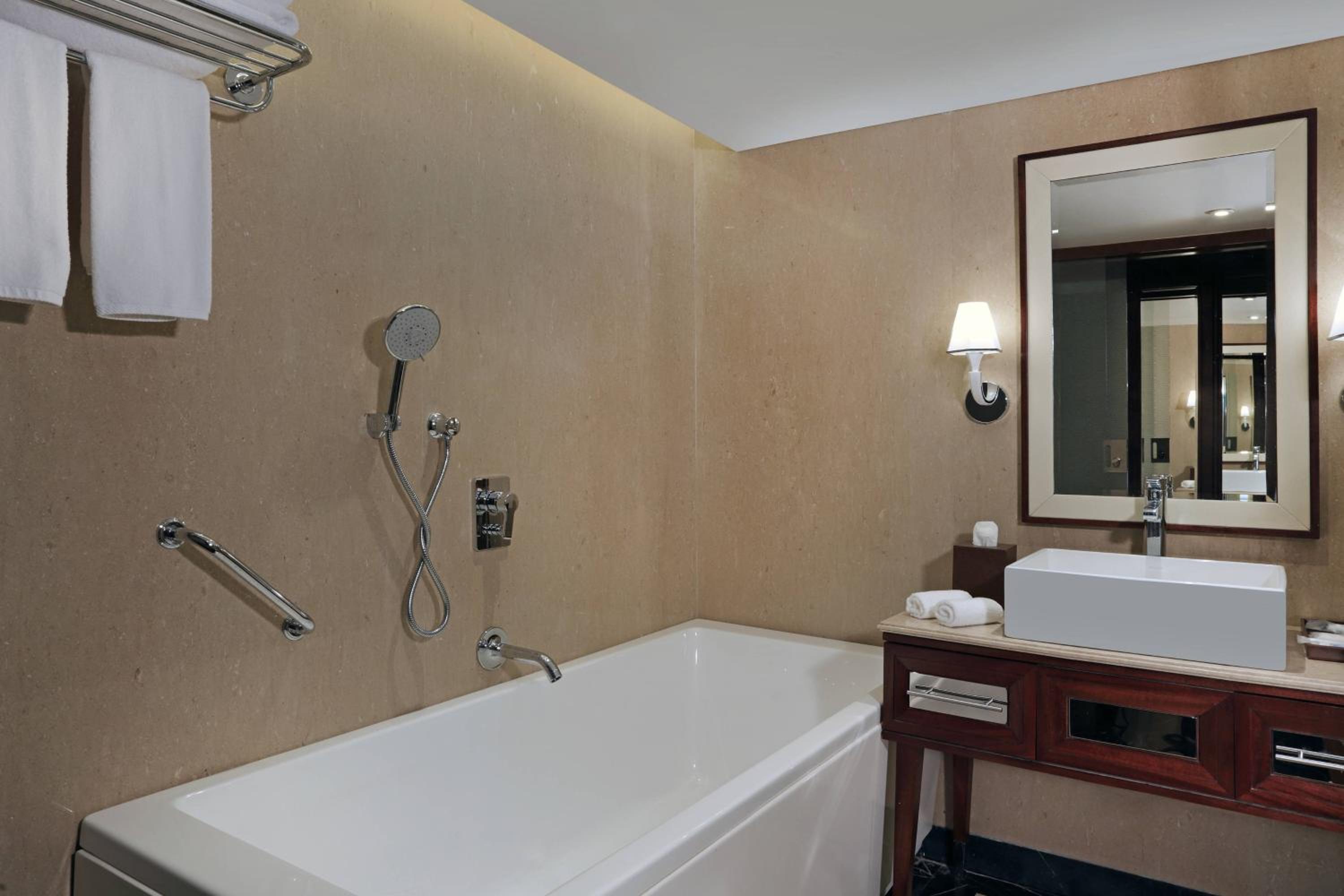 Executive King Suite Room with Lounge Access - Complimentary IMFL from 6pm to 8pm