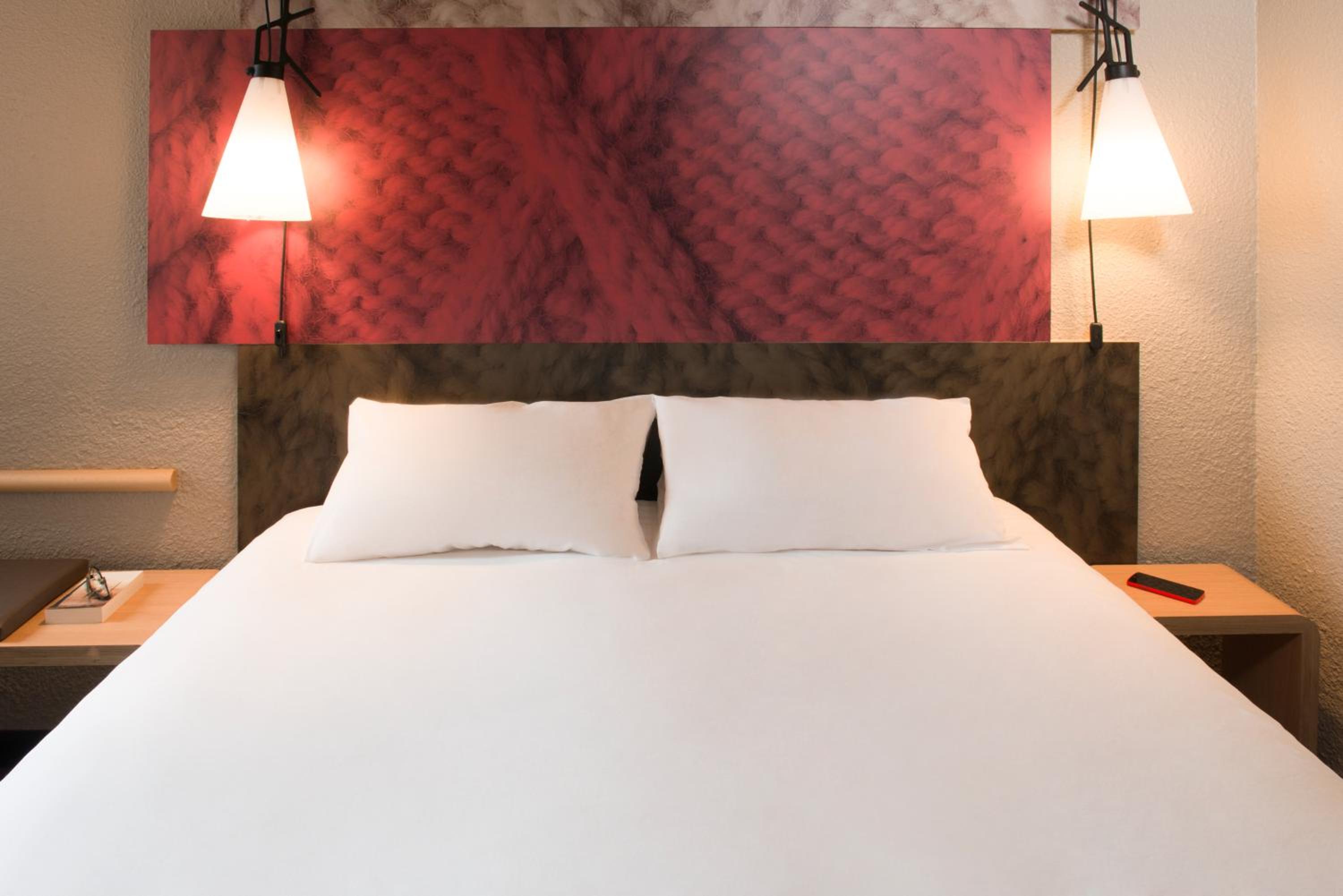 Double Sweet Room by Ibis