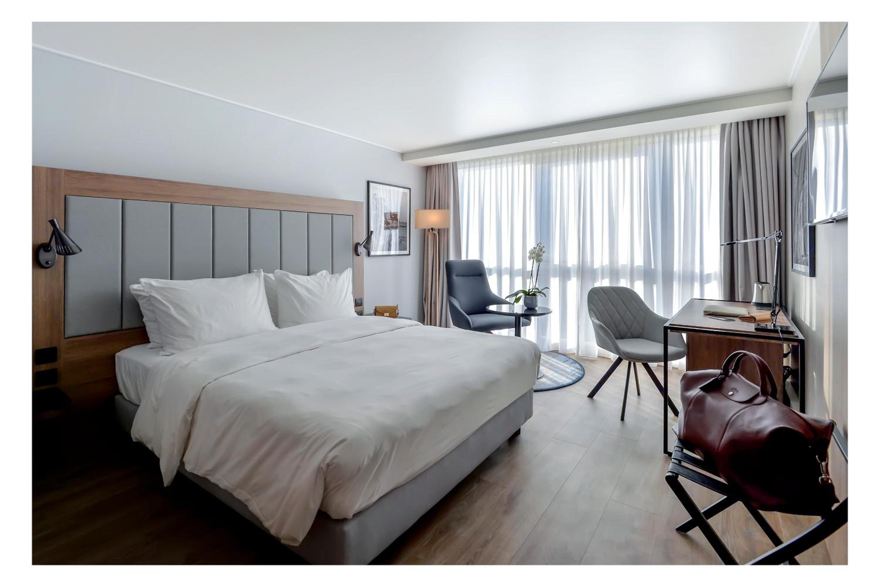 Superior Room - City View