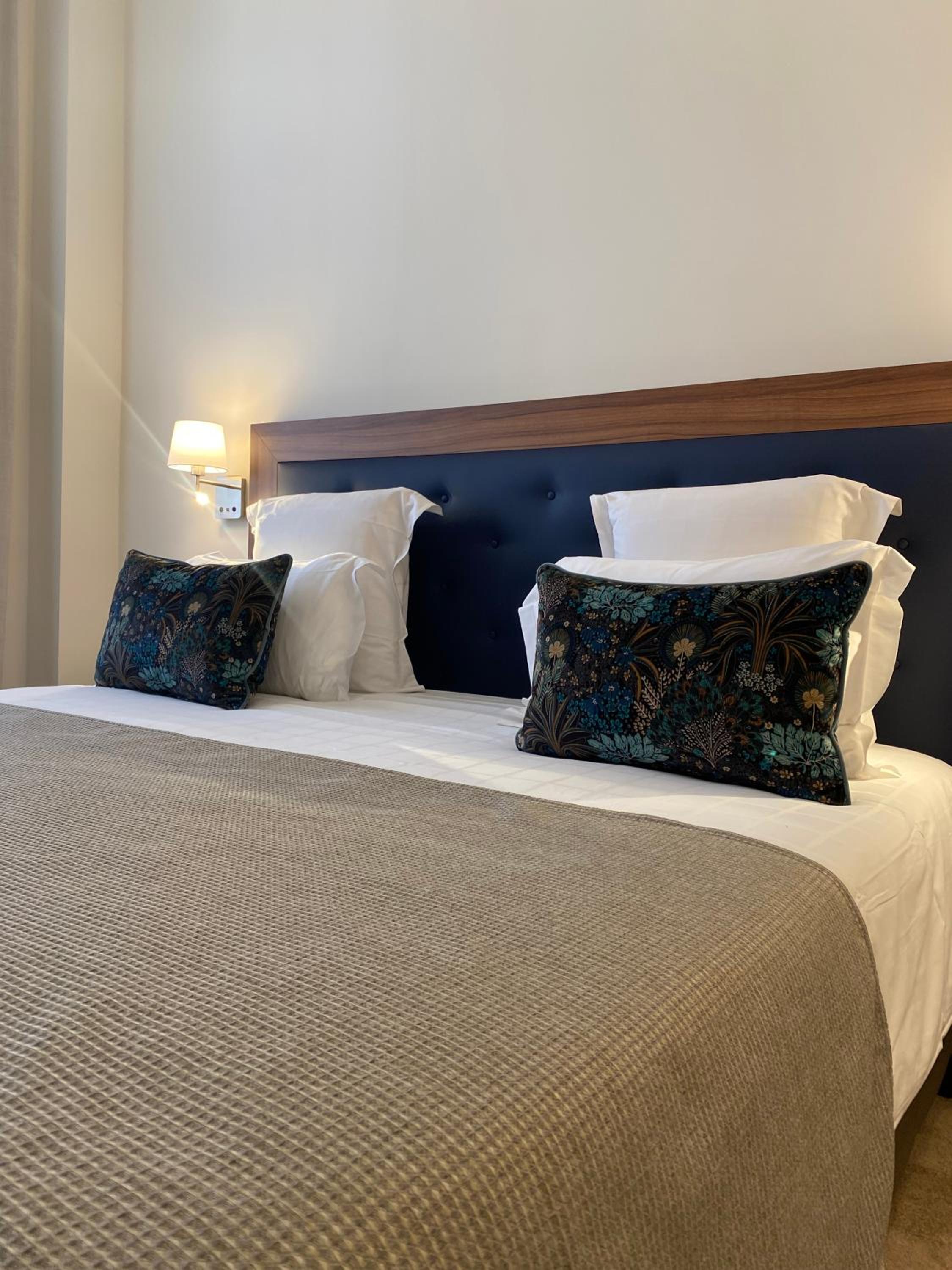 Superior Room with City View