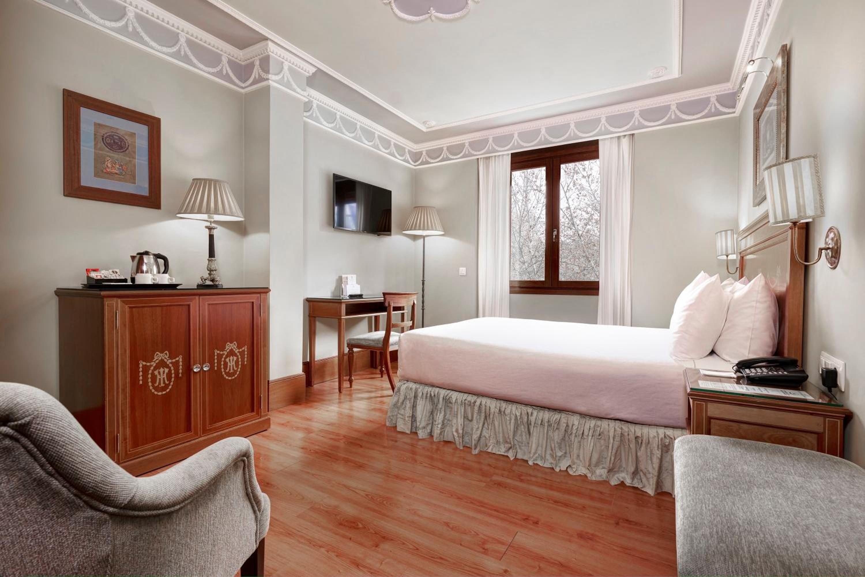 Classic Double - Single Use 