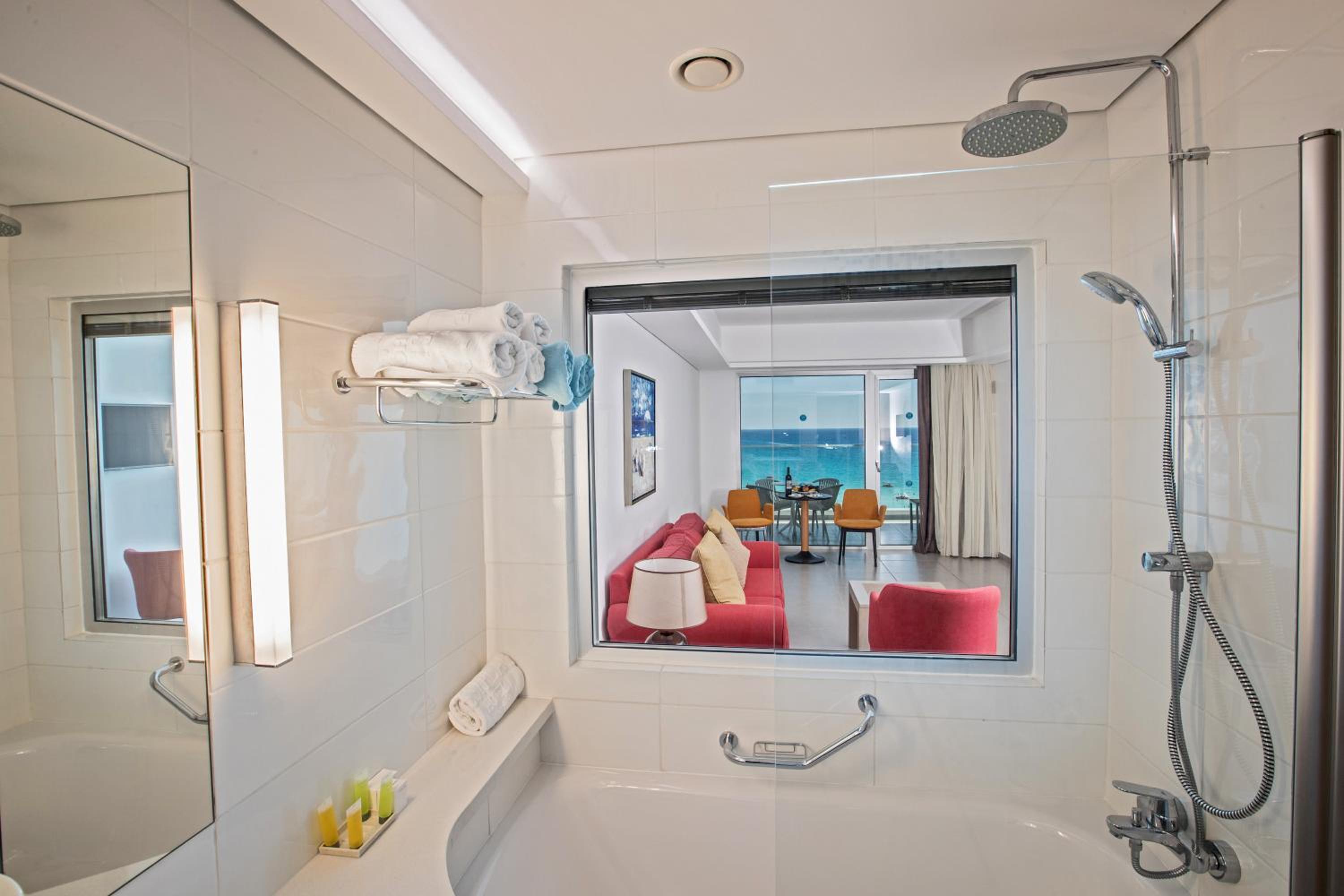 Deluxe Suite with Sea View
