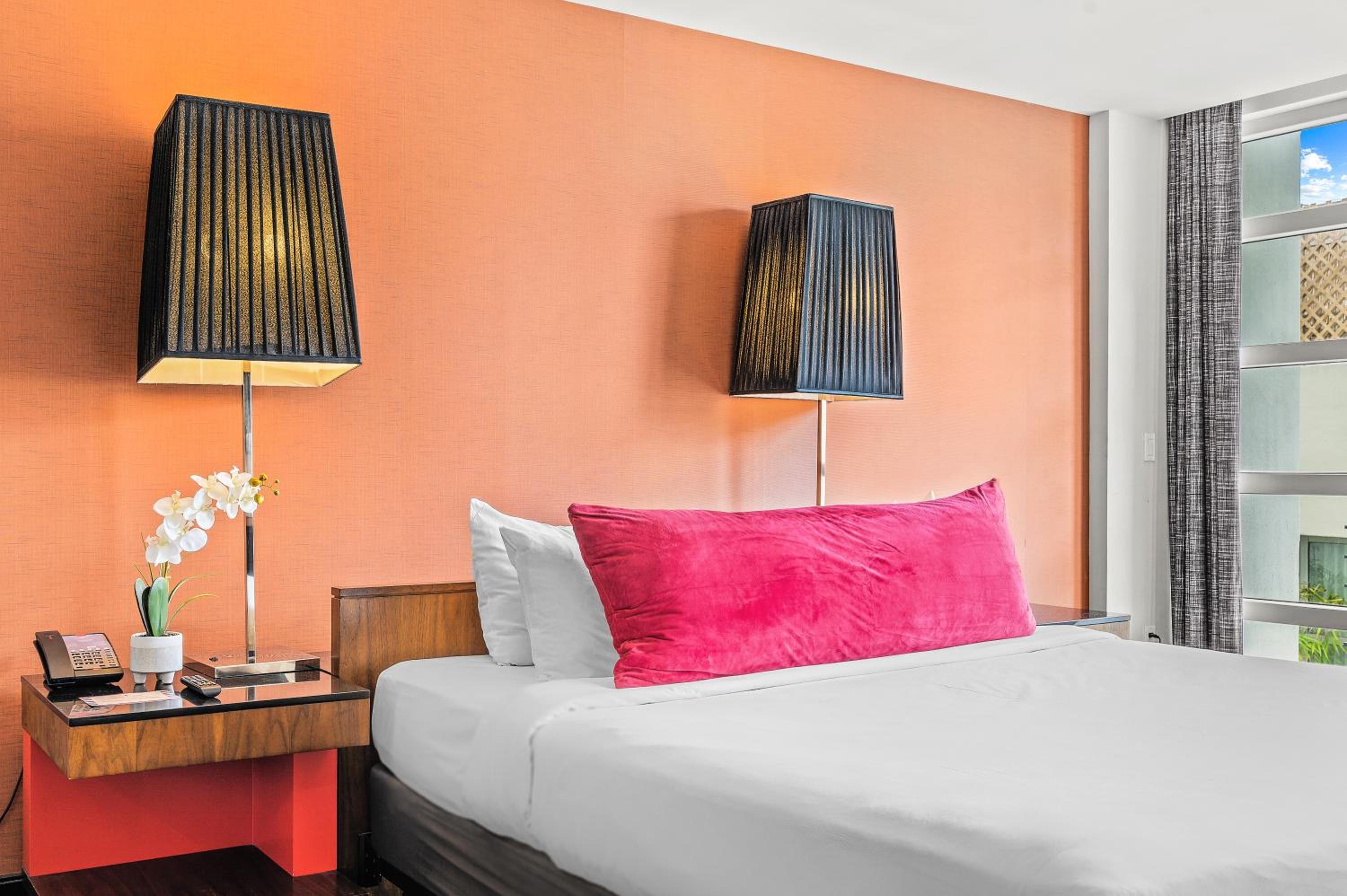 Deluxe King Room with Balcony