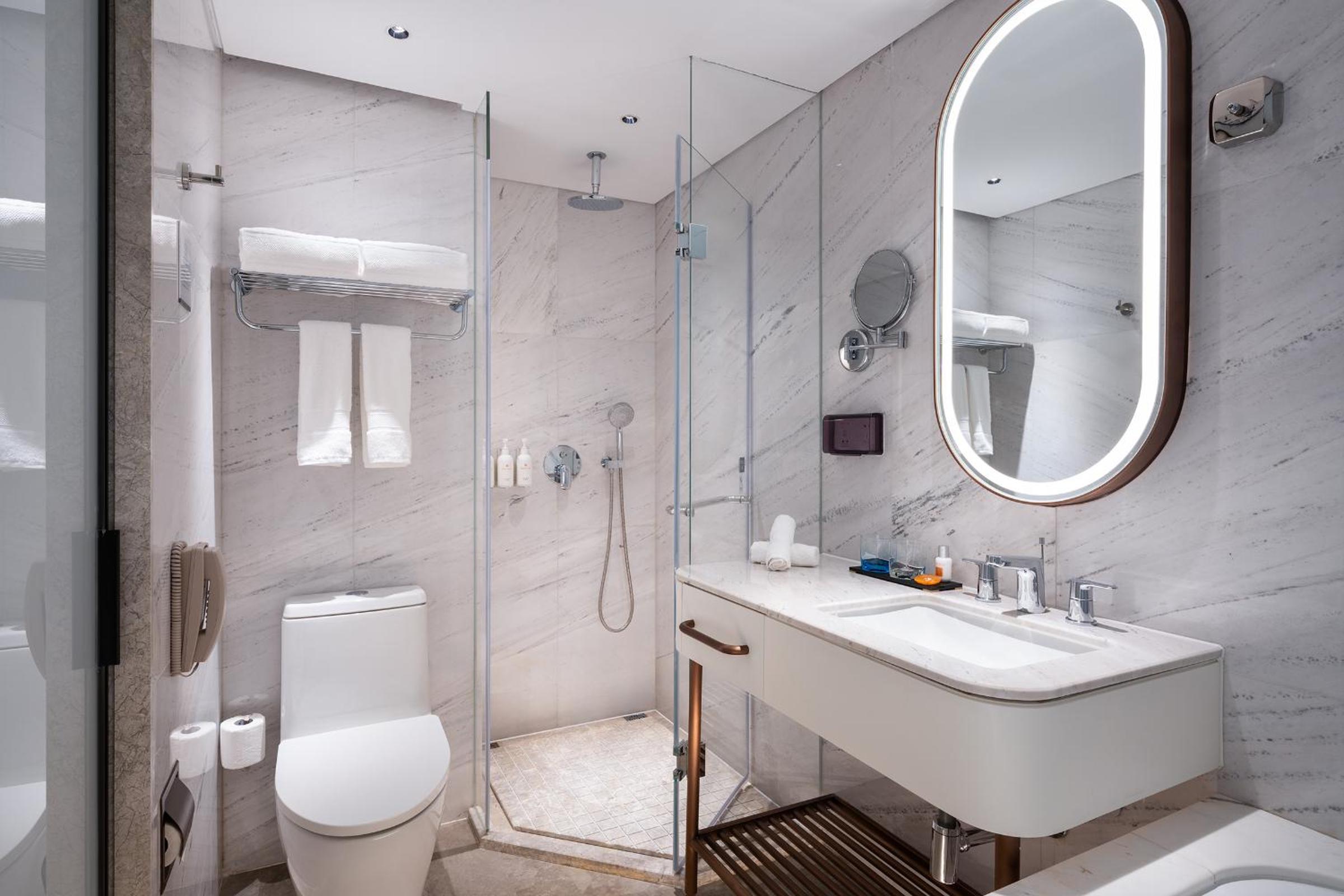 Deluxe Room King Bed