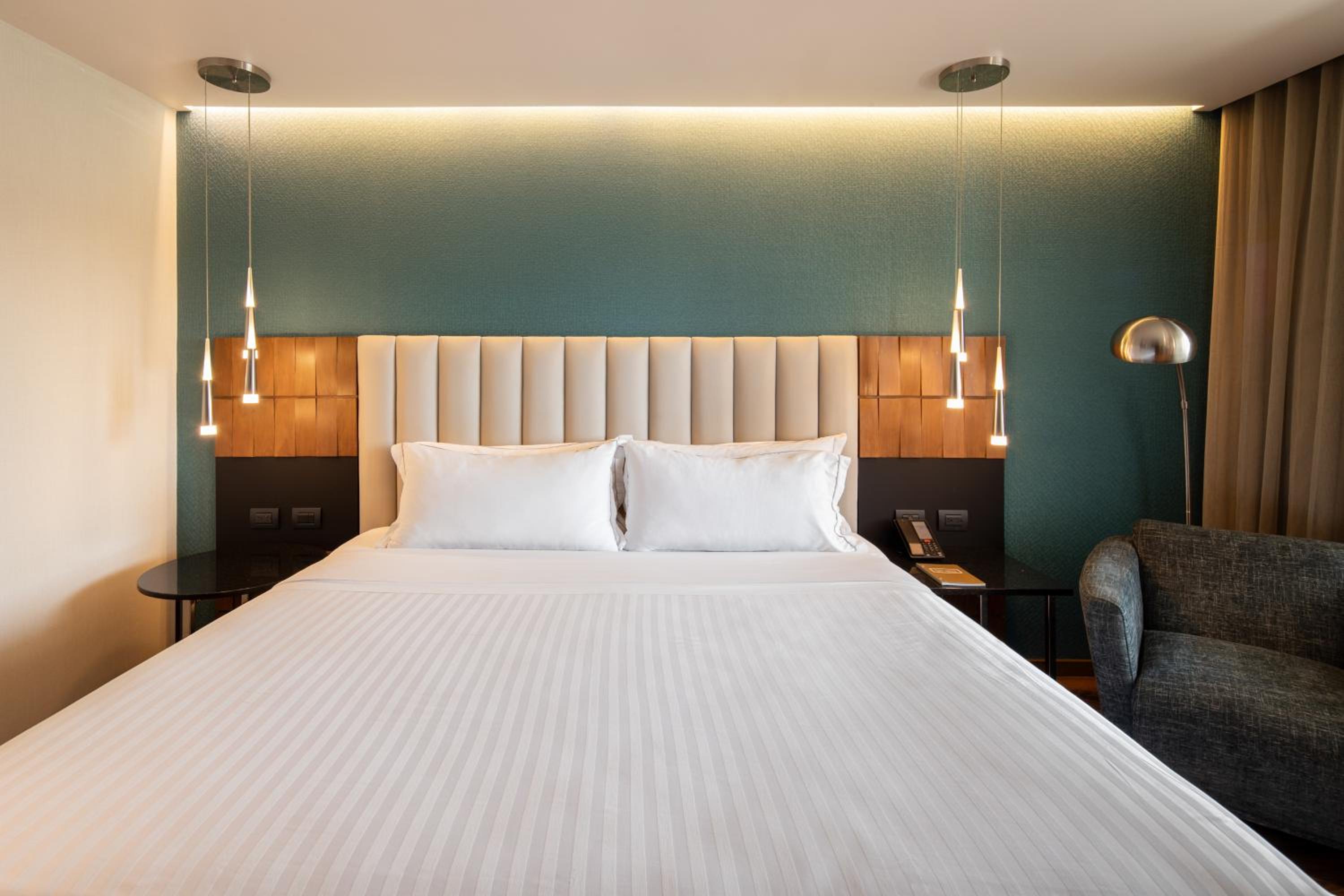 Executive King Room