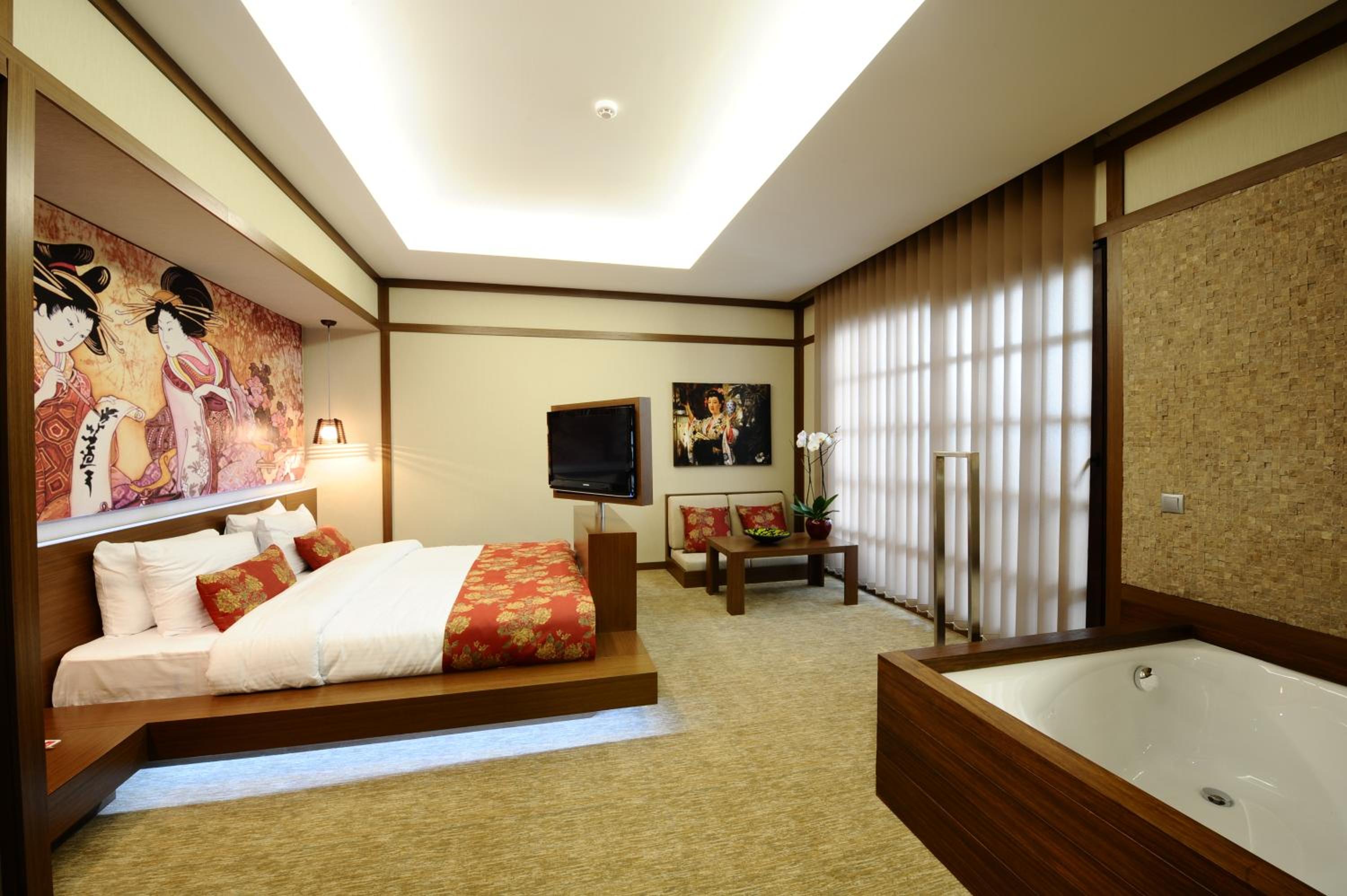 Garden (Japanese) Suite