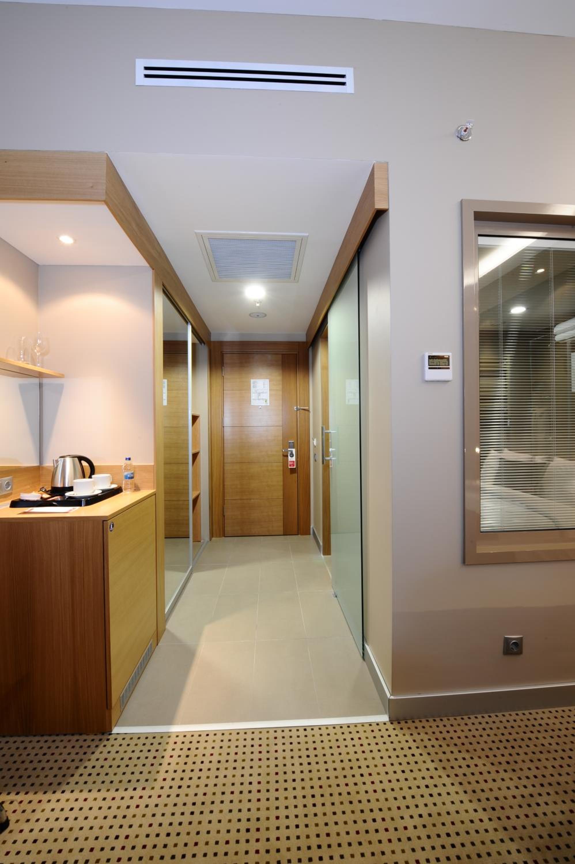 Standard King Room - Non-Smoking