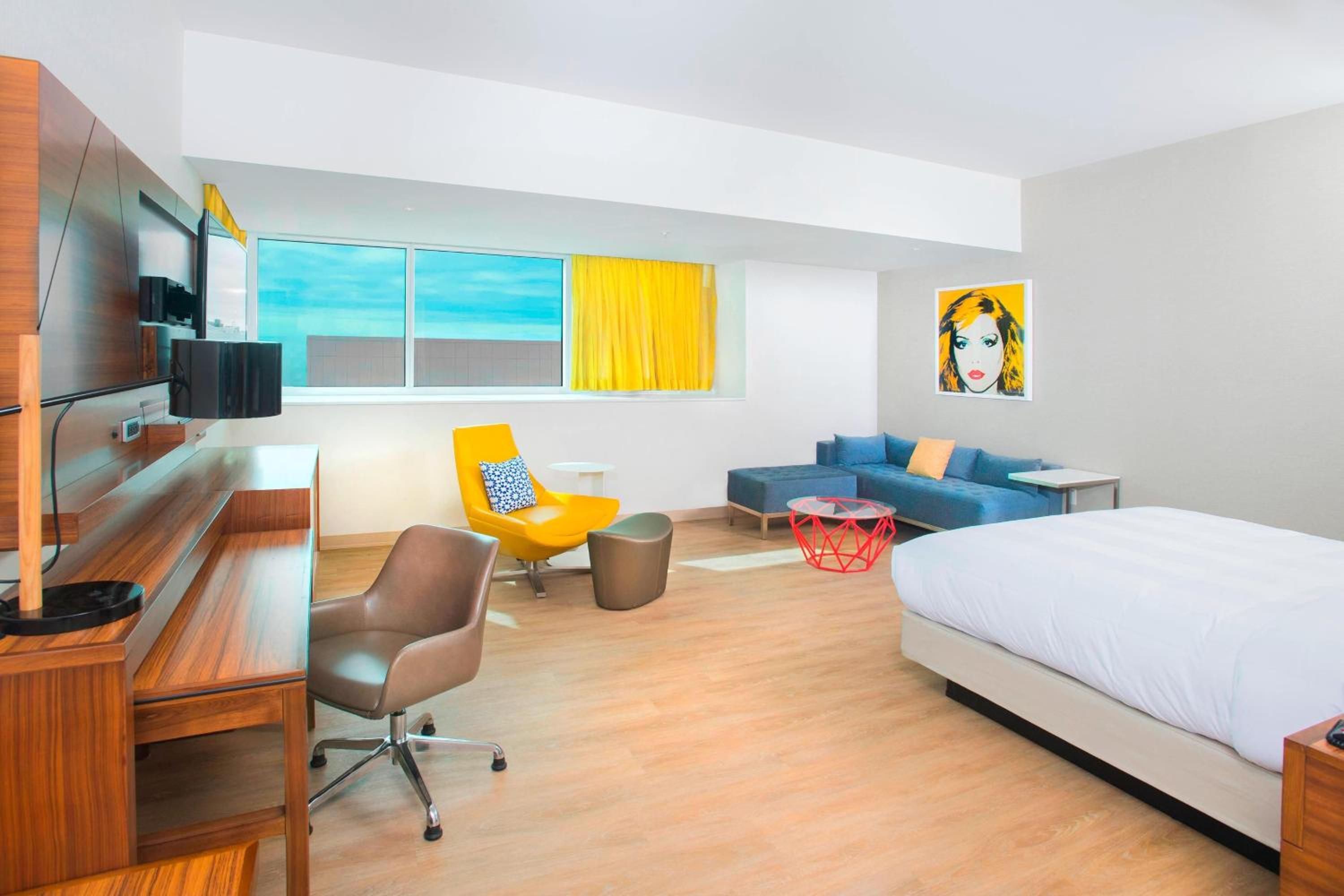 Executive Corner King Suite with Partial Ocean View