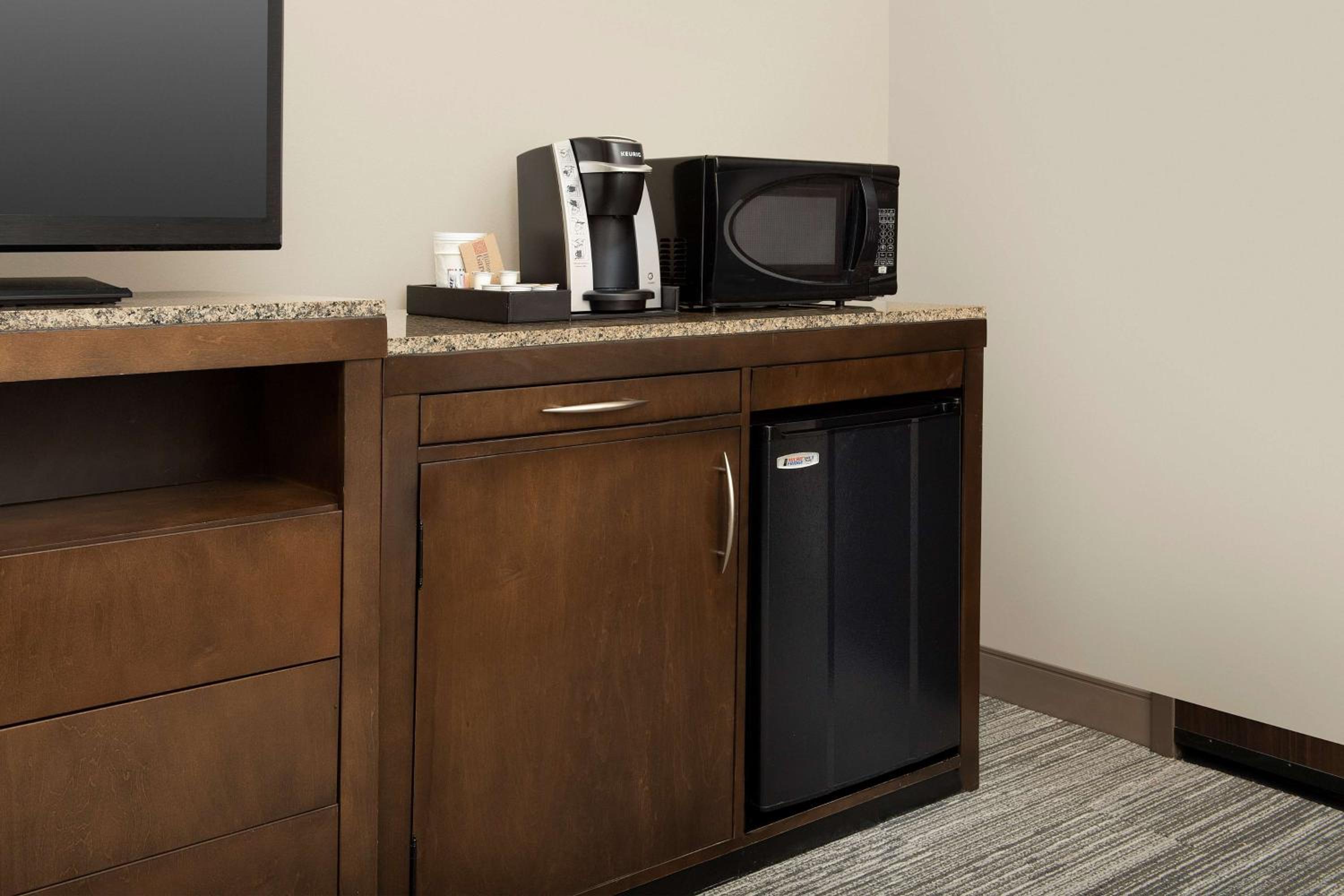 King Room with Accessible Tub - Mobility Access