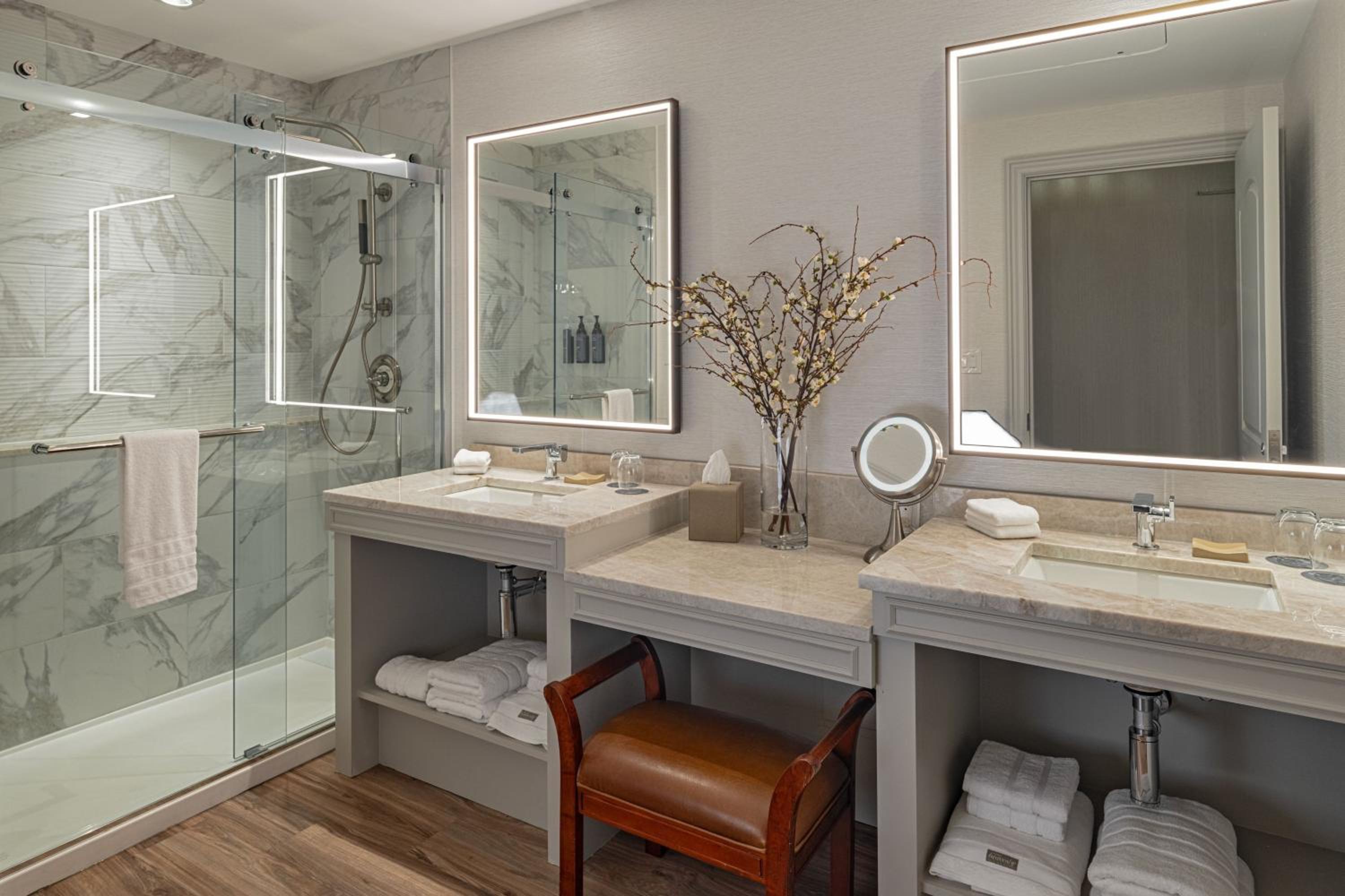 Parlor King Suite with Sofa Bed - Hearing Accessible