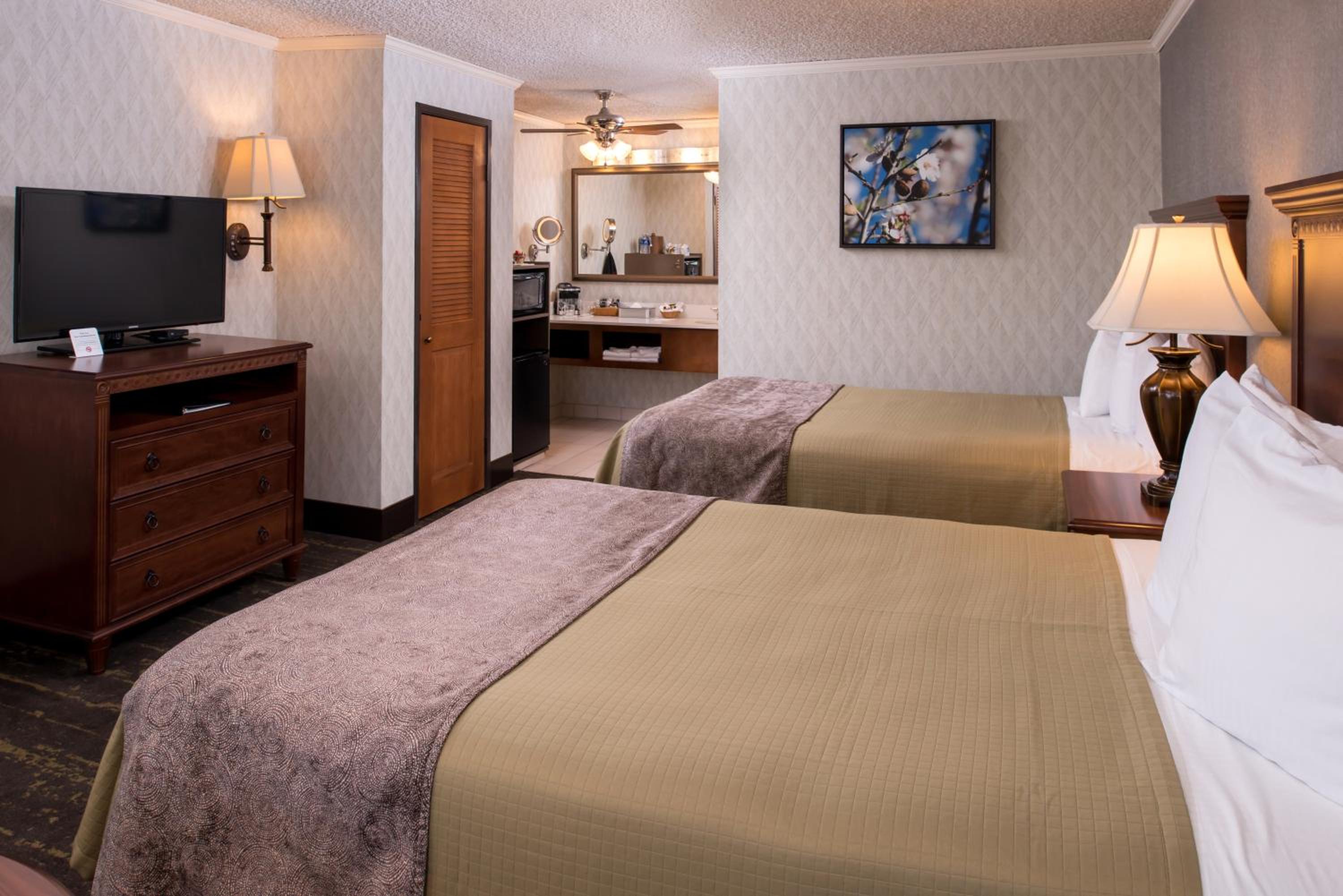 Double Room with Two Double Beds - Non-Smoking