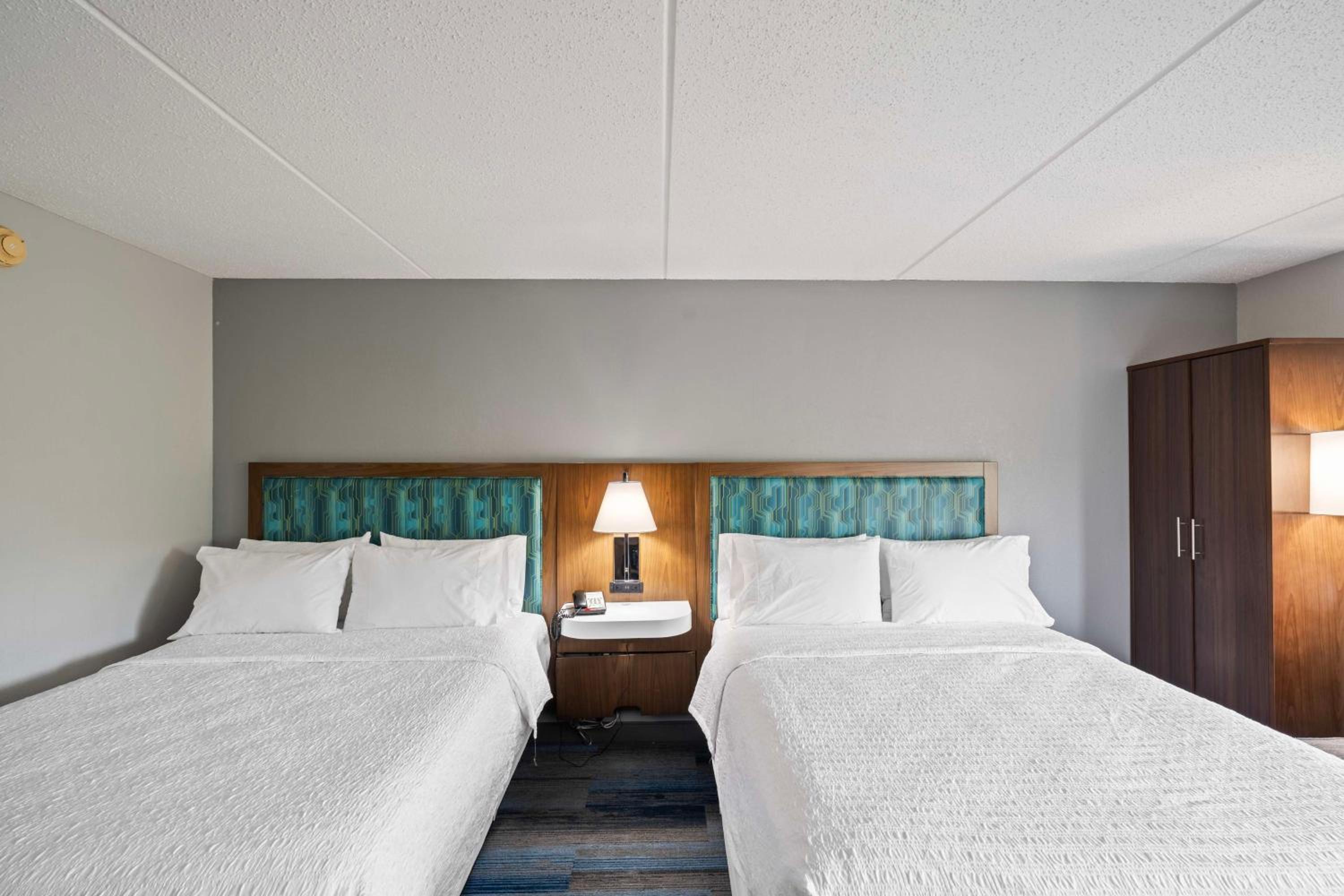 Queen Room with Two Queen Beds - Hearing Access/Non-Smoking