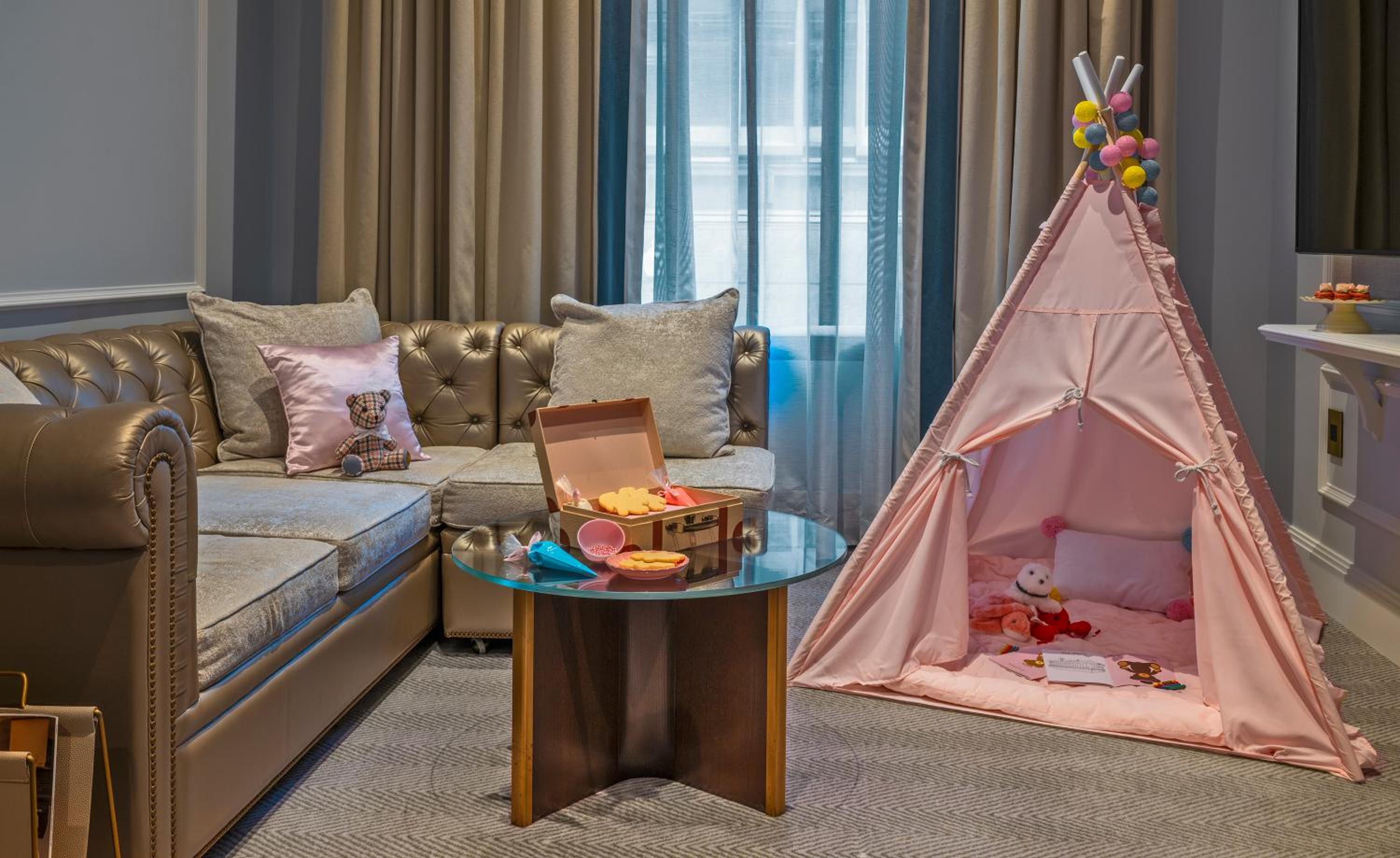 Club Bi-Level Family Suite