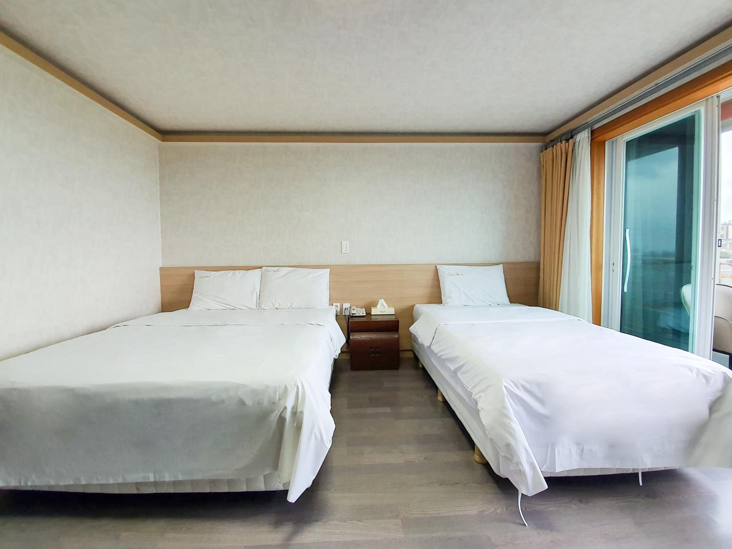 Deluxe Triple Room with Sea View
