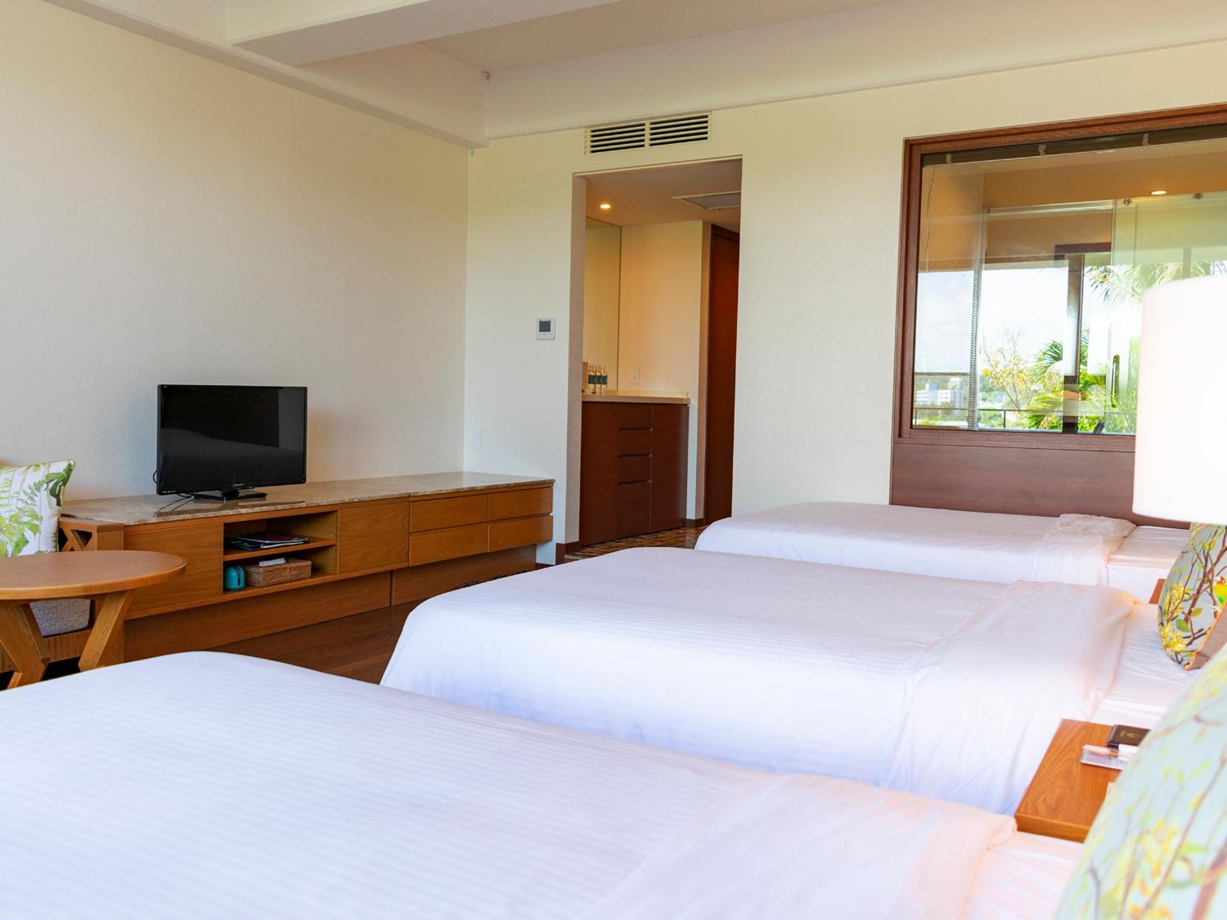 Deluxe Room with Mountain View - Non-Smoking