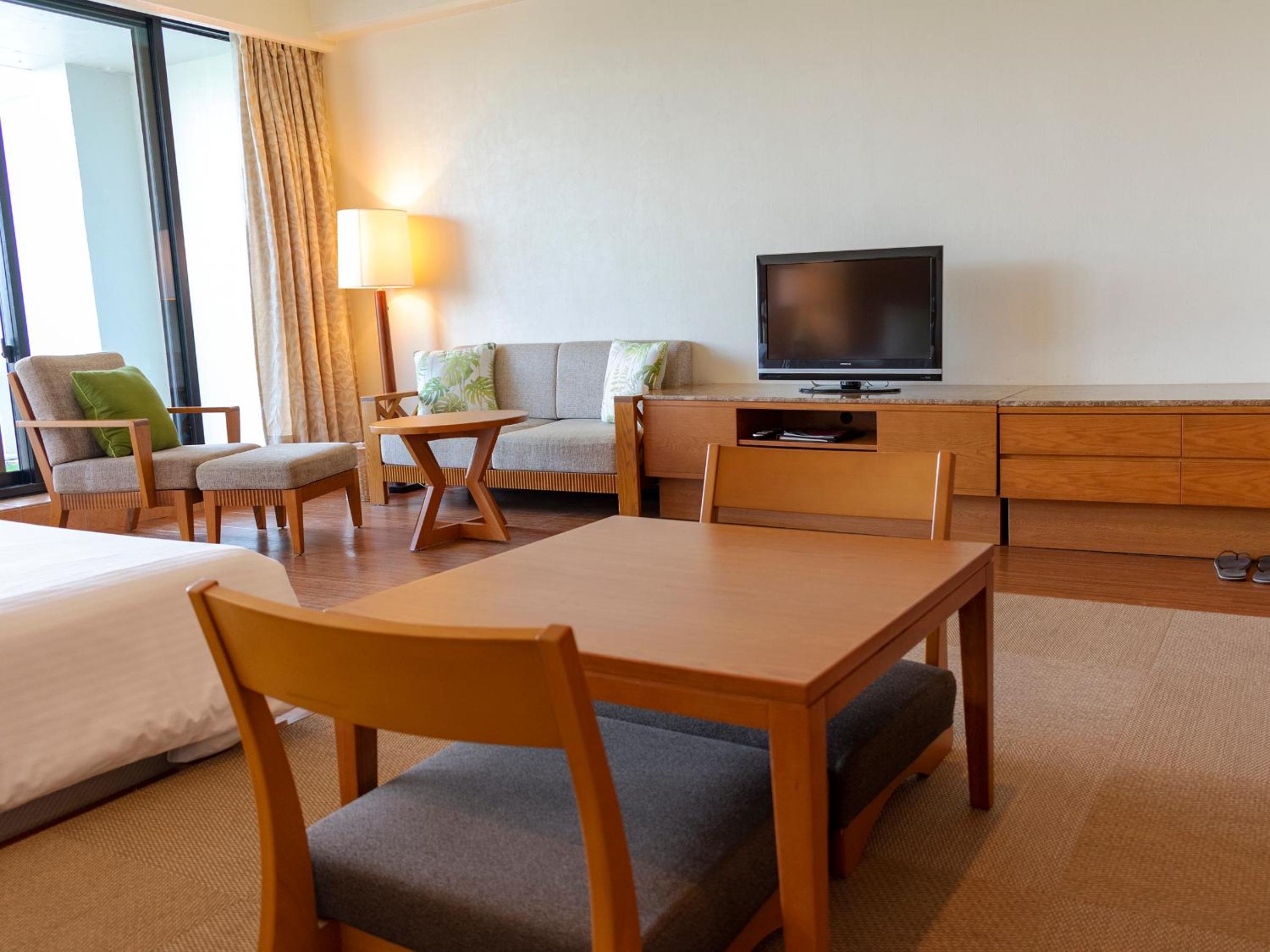 Club Luxury Room with Ocean View and Lounge Access - Non-Smoking