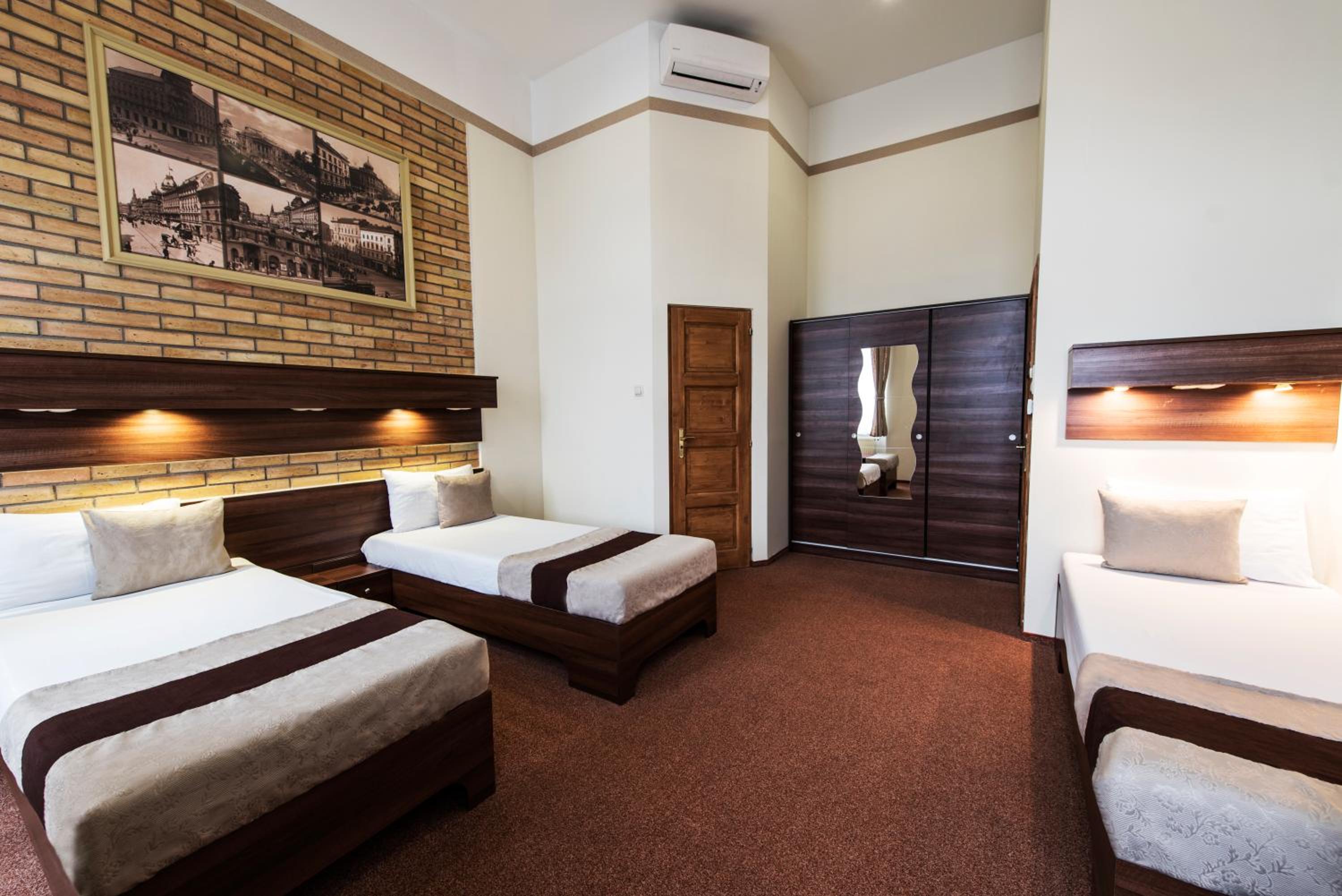 Triple Room