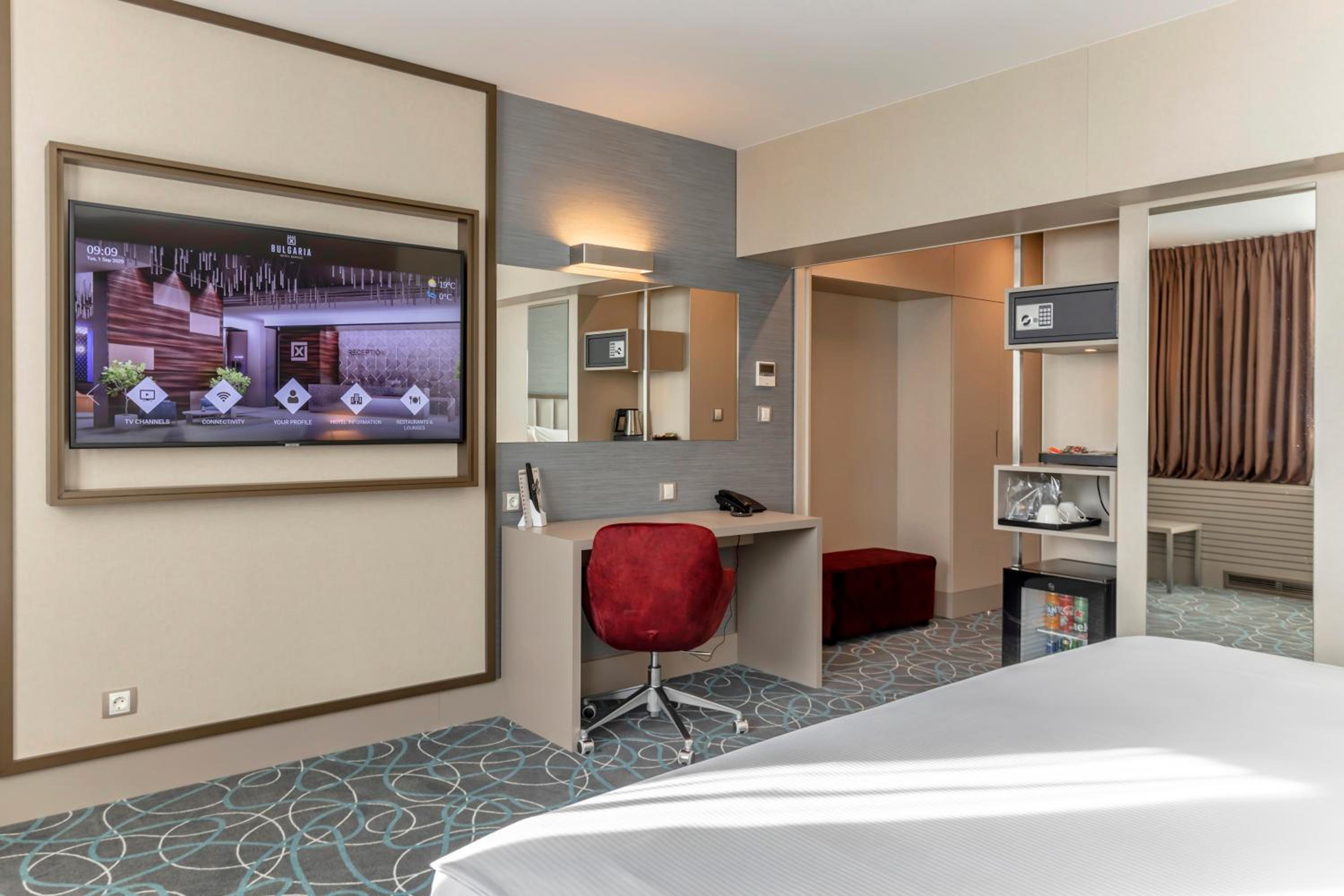 Deluxe King Room